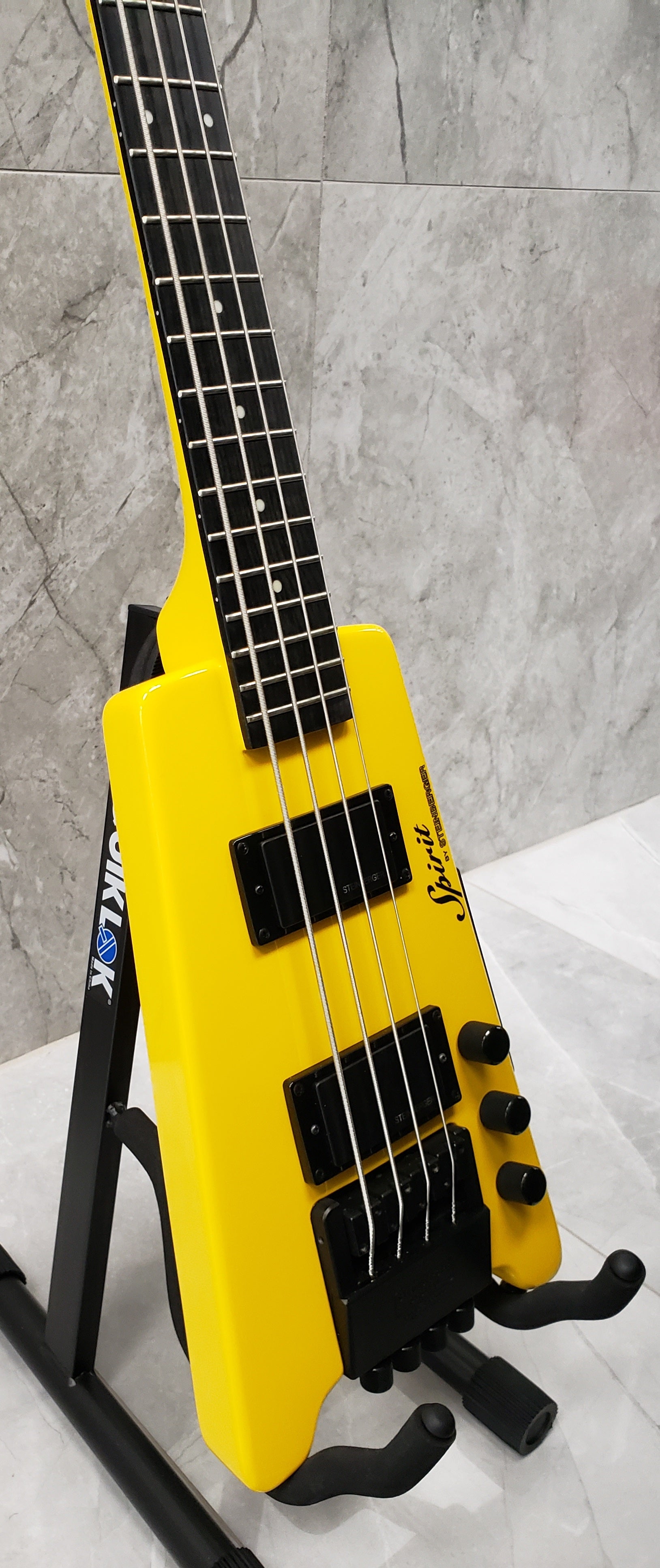 Steinberger Spirit XT-2 Standard Bass Guitar w/Gigbag - YELLOW XTSTD4HYBH