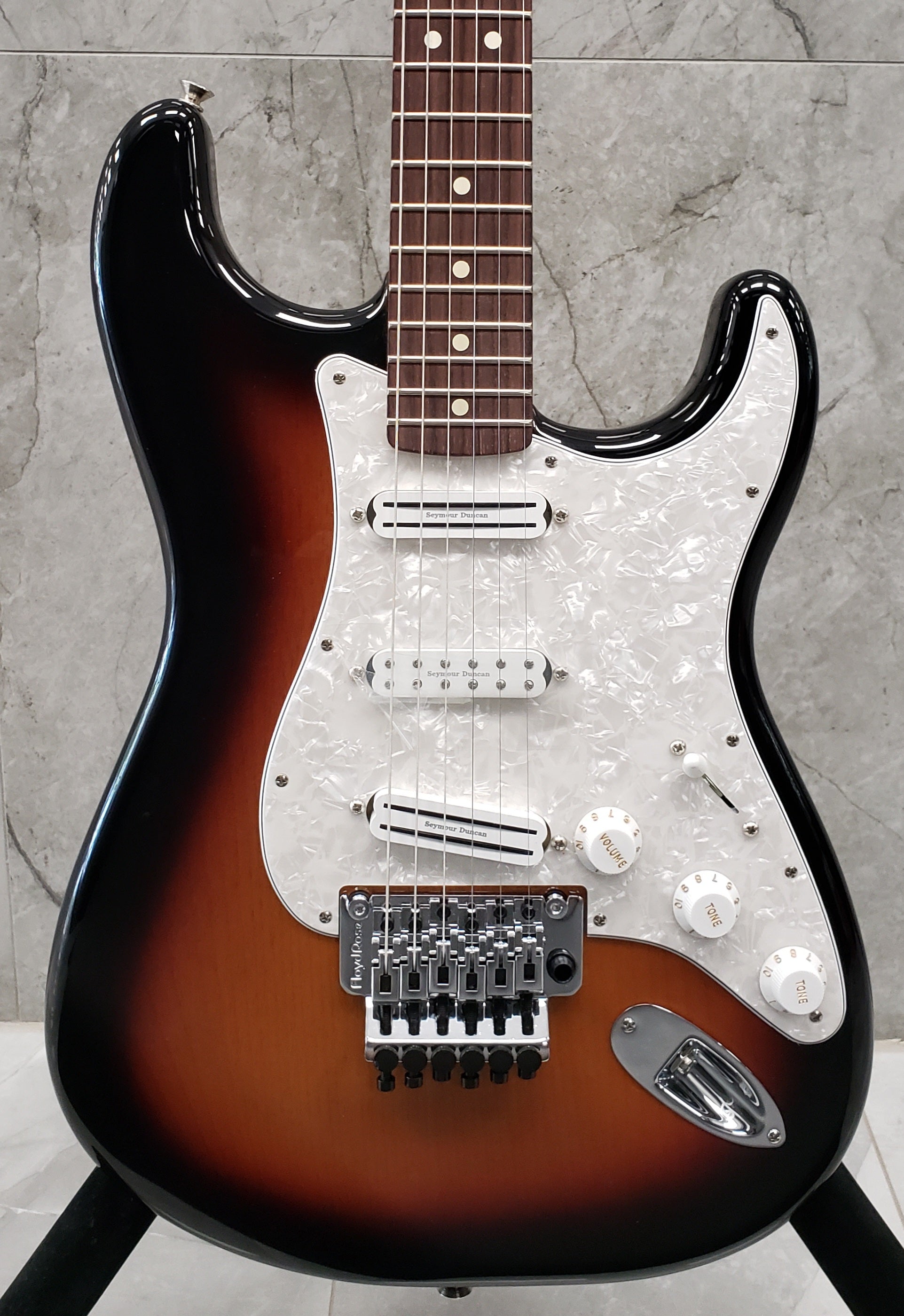 Fender Dave Murray Stratocaster Maple Fingerboard 2 Color Sunburst 0141010303
