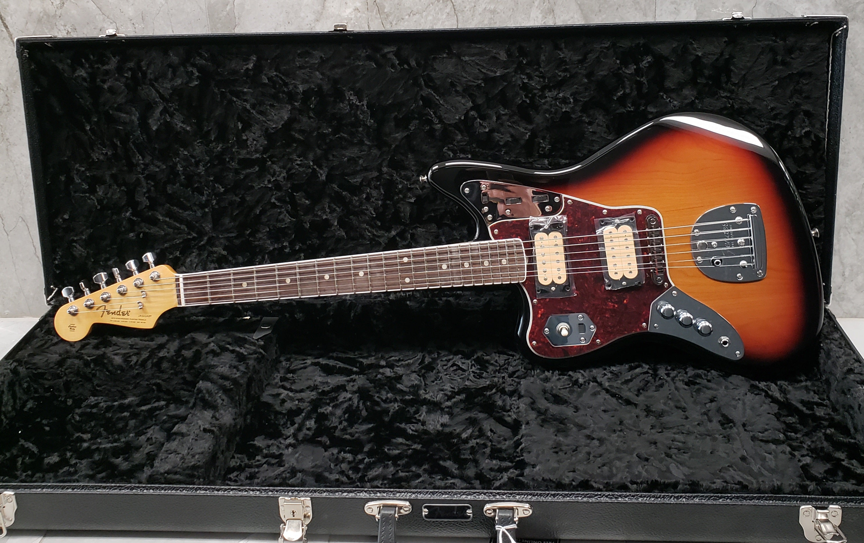 Fender Kurt Cobain Jaguar Left Handed Rosewood Fingerboard, 3-Color Sunburst 0143021700