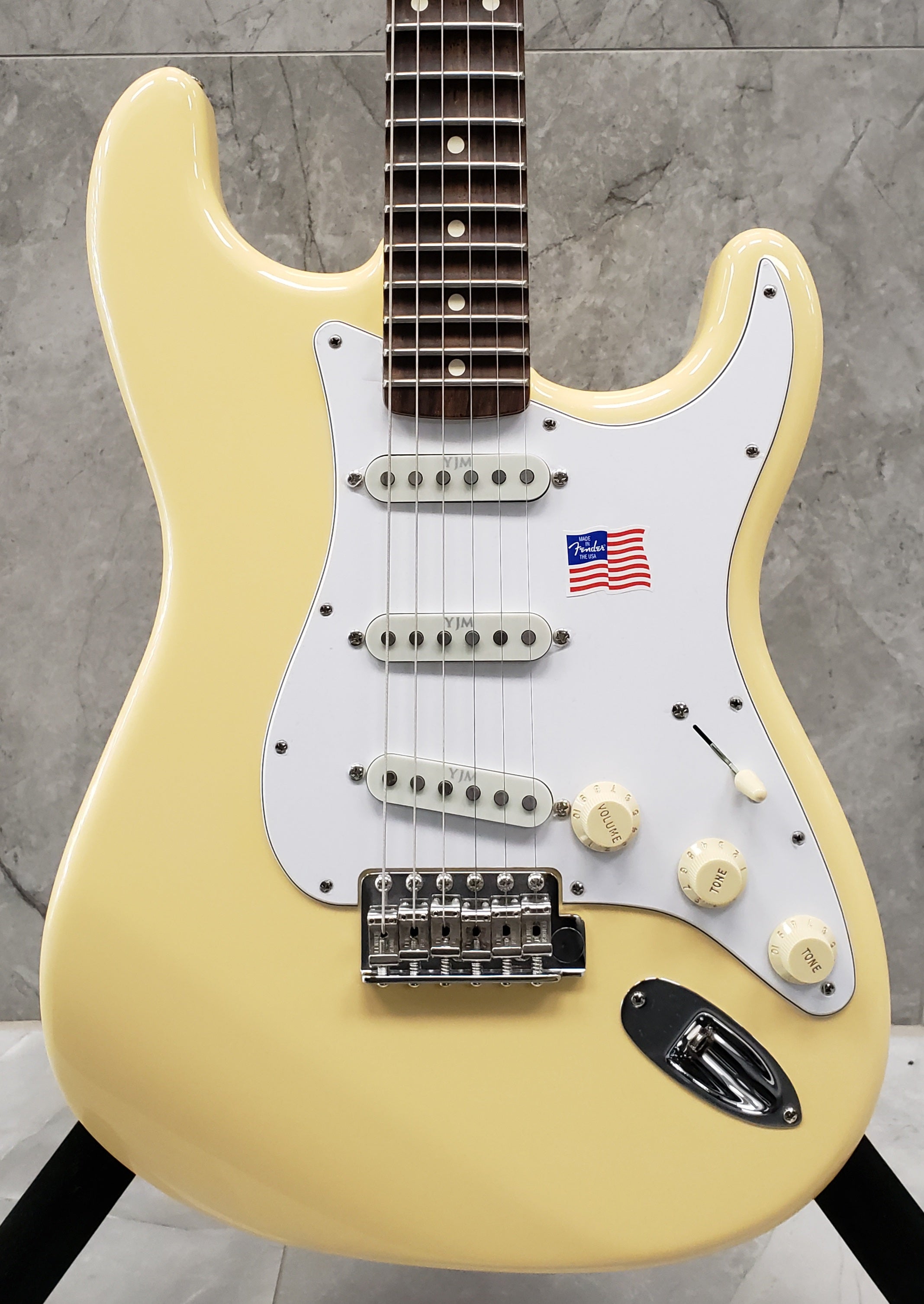 Fender Yngwie Malmsteen Stratocaster Scalloped Rosewood Fingerboard Vintage White 0107110841