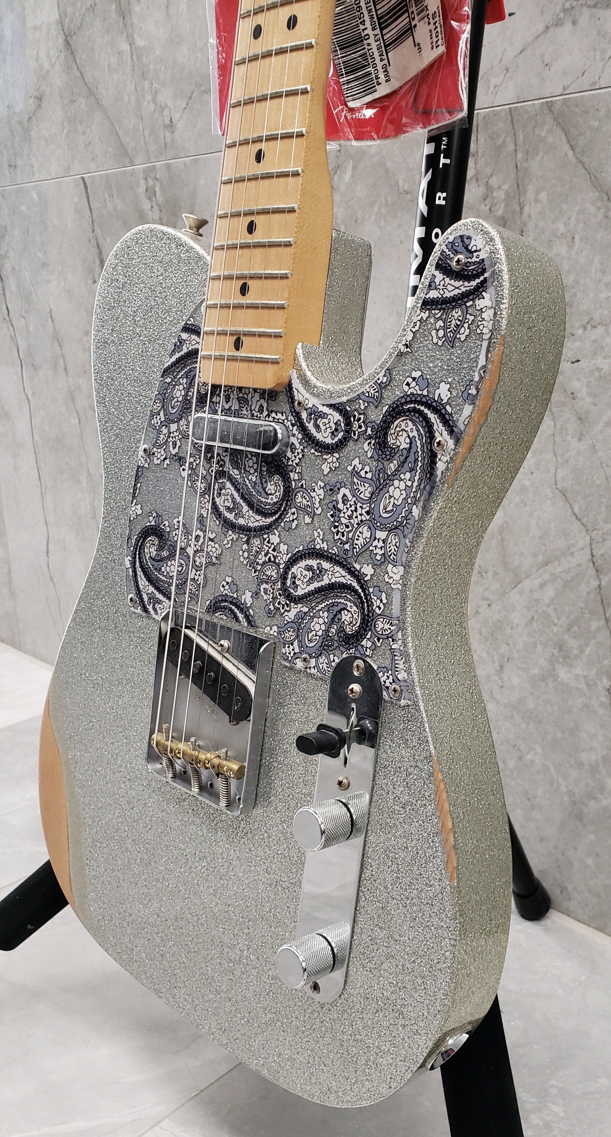 Fender Brad Paisley Signature Road Worn Telecaster INCLUDES DELUXE GIG BAG 0145902317