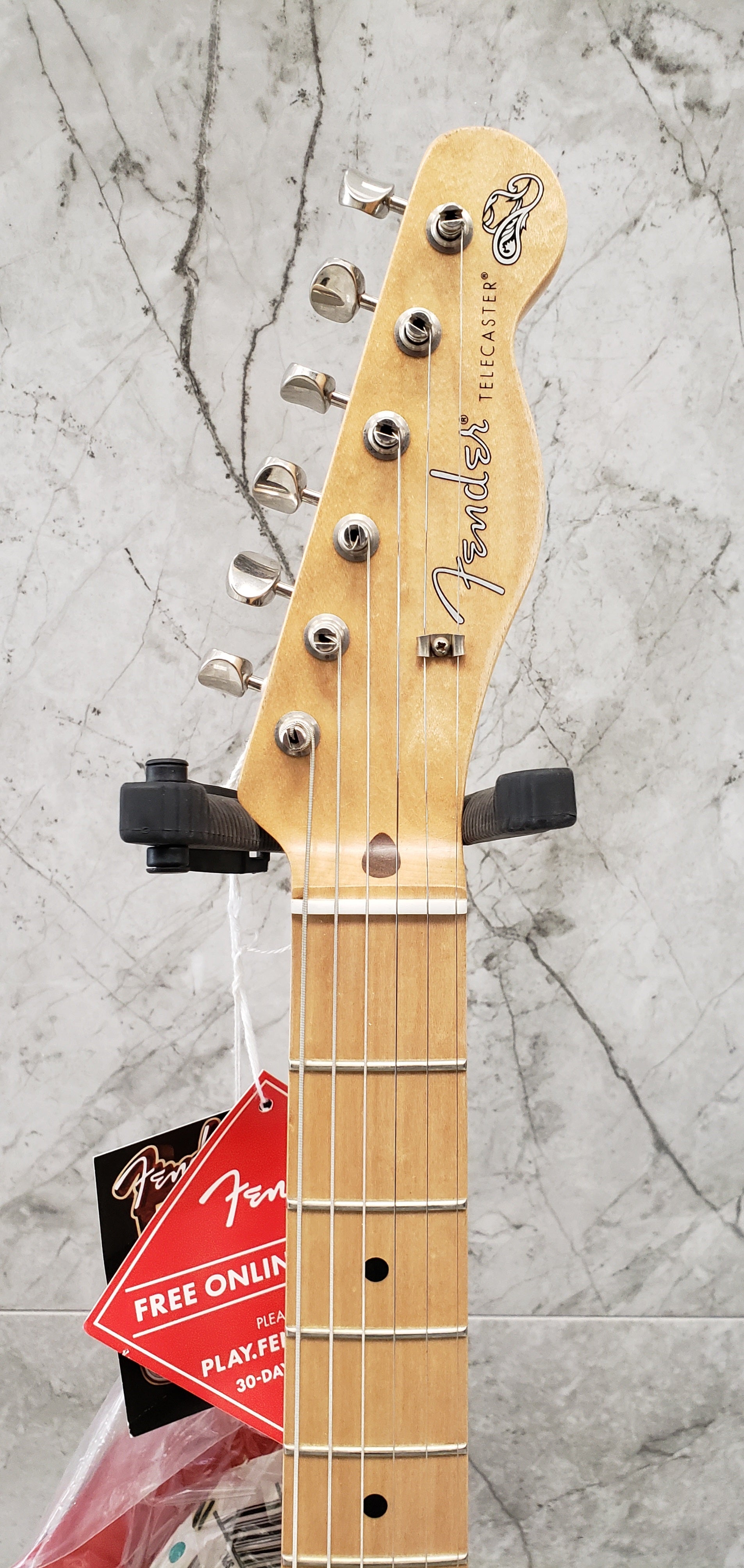 Fender Brad Paisley Signature Road Worn Telecaster INCLUDES DELUXE GIG BAG 0145902317