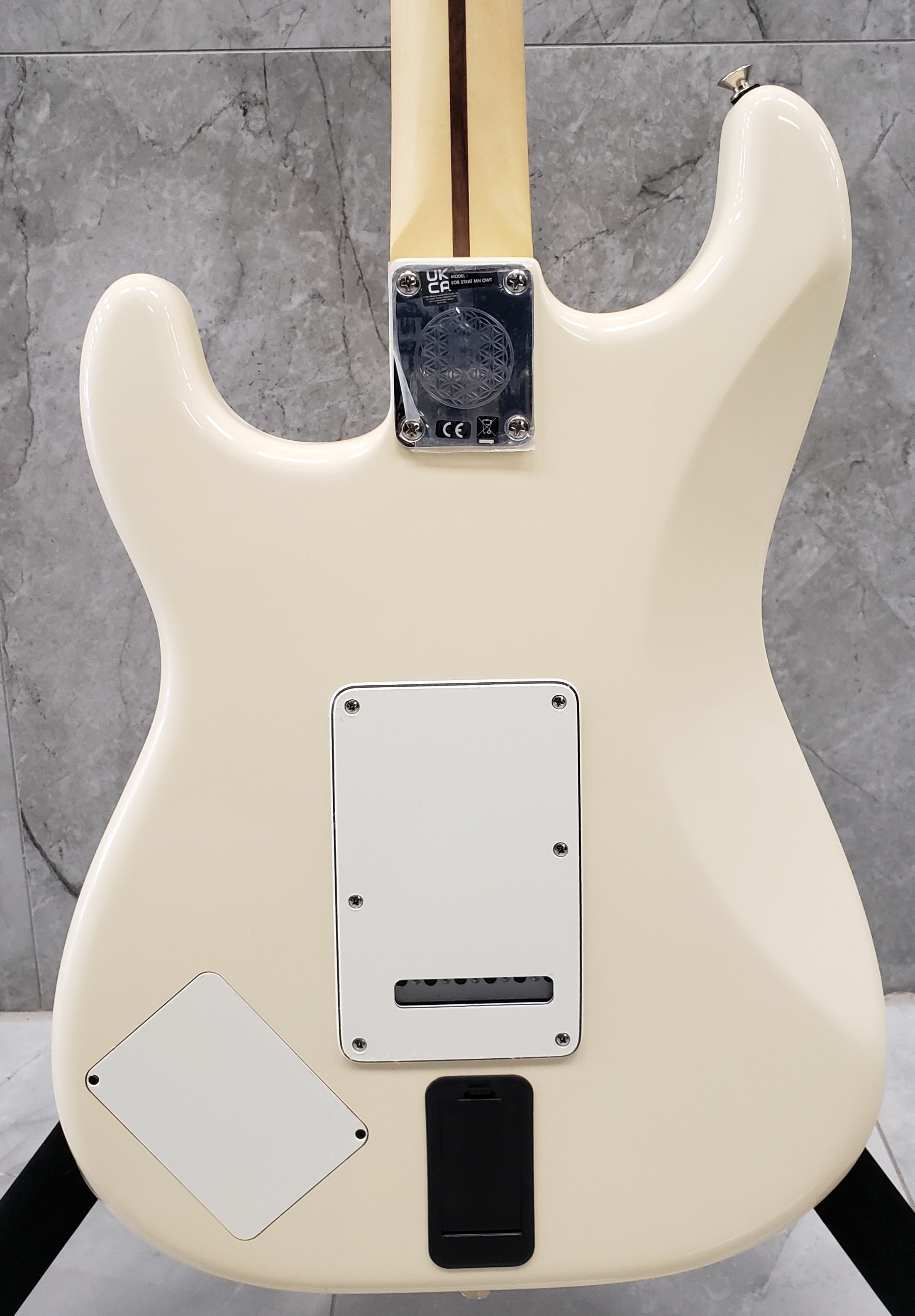 Fender EOB Stratocaster Maple Fingerboard Olympic White Ed O'Brien Signature 0140192305