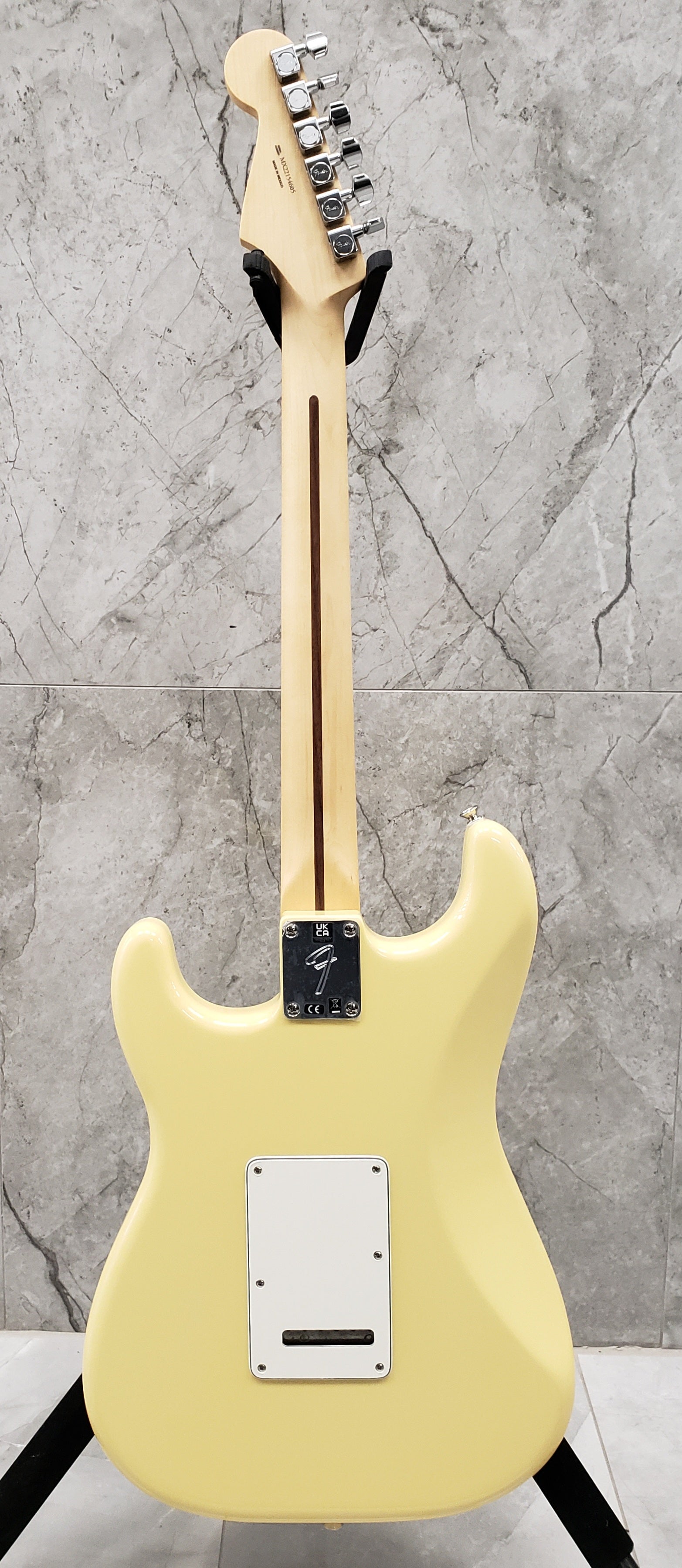 Fender Player Stratocaster Maple Fingerboard Buttercream 0144502534
