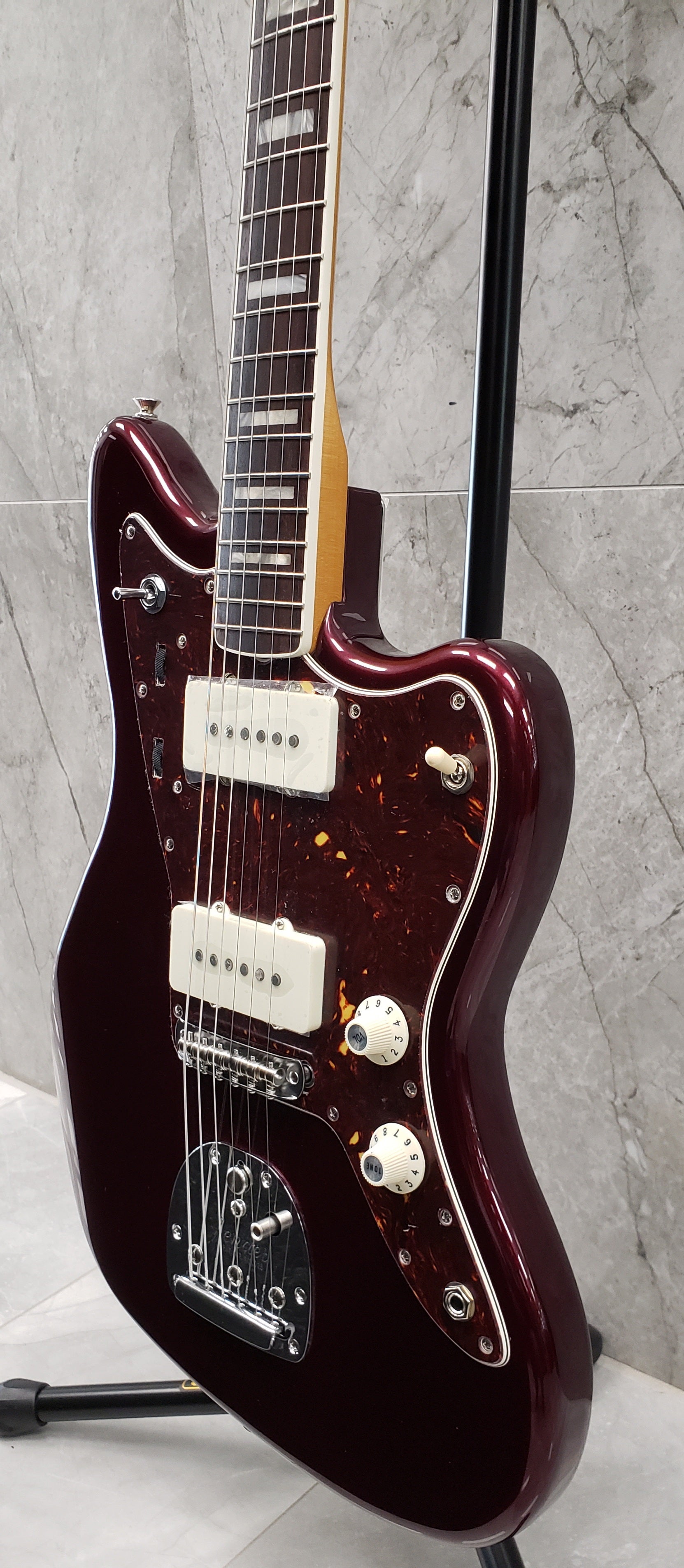 Fender Troy Van Leeuwen Jazzmaster, Bound Rosewood Fingerboard, Oxblood 0140070793 SERIAL NUMBER MX22162567 - 8.0 LBS