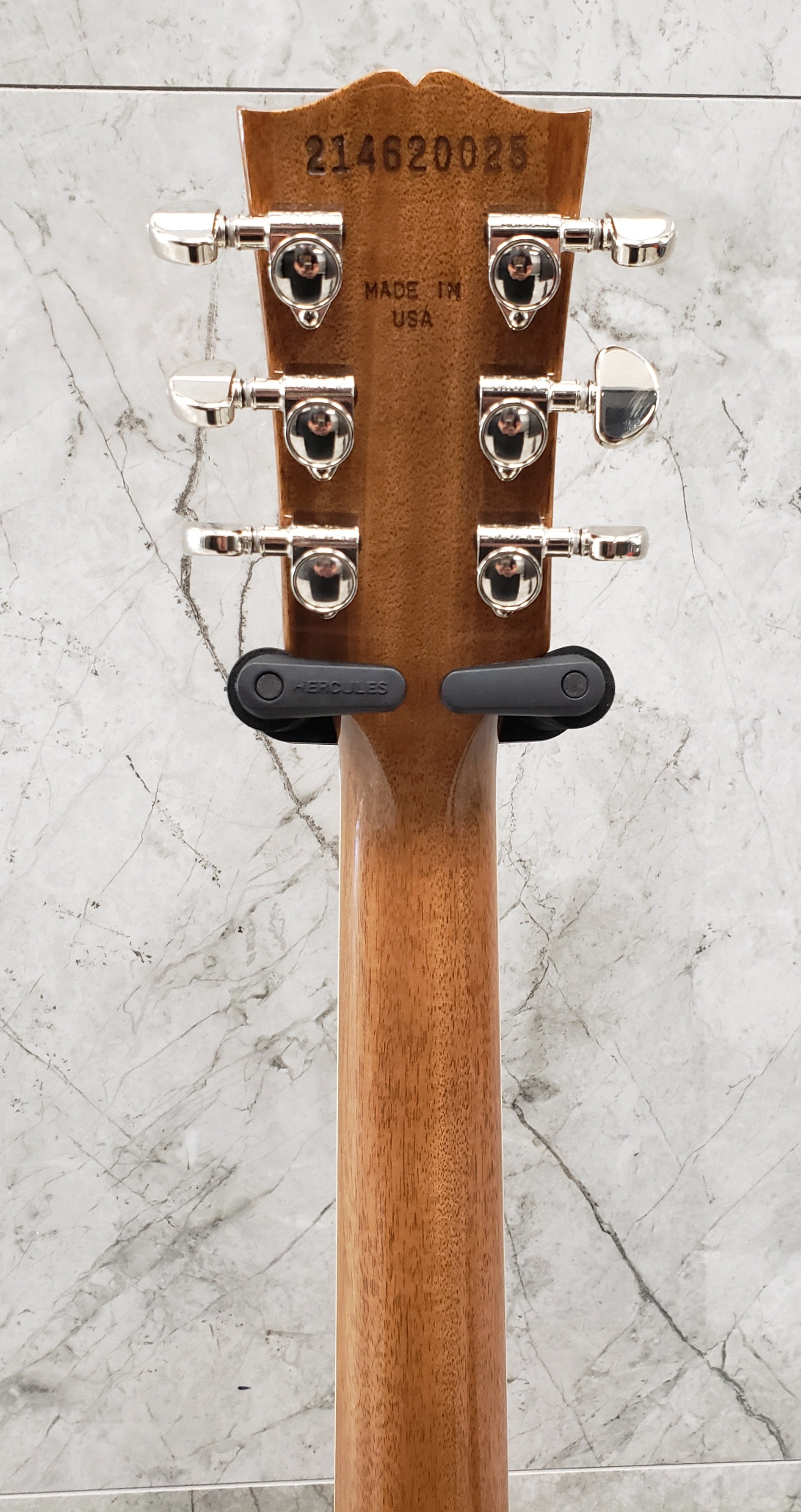 Gibson USA Les Paul Classic LPCS00HBNH Honeyburst SERIAL NUMBER 214620025 - 9.0 LBS