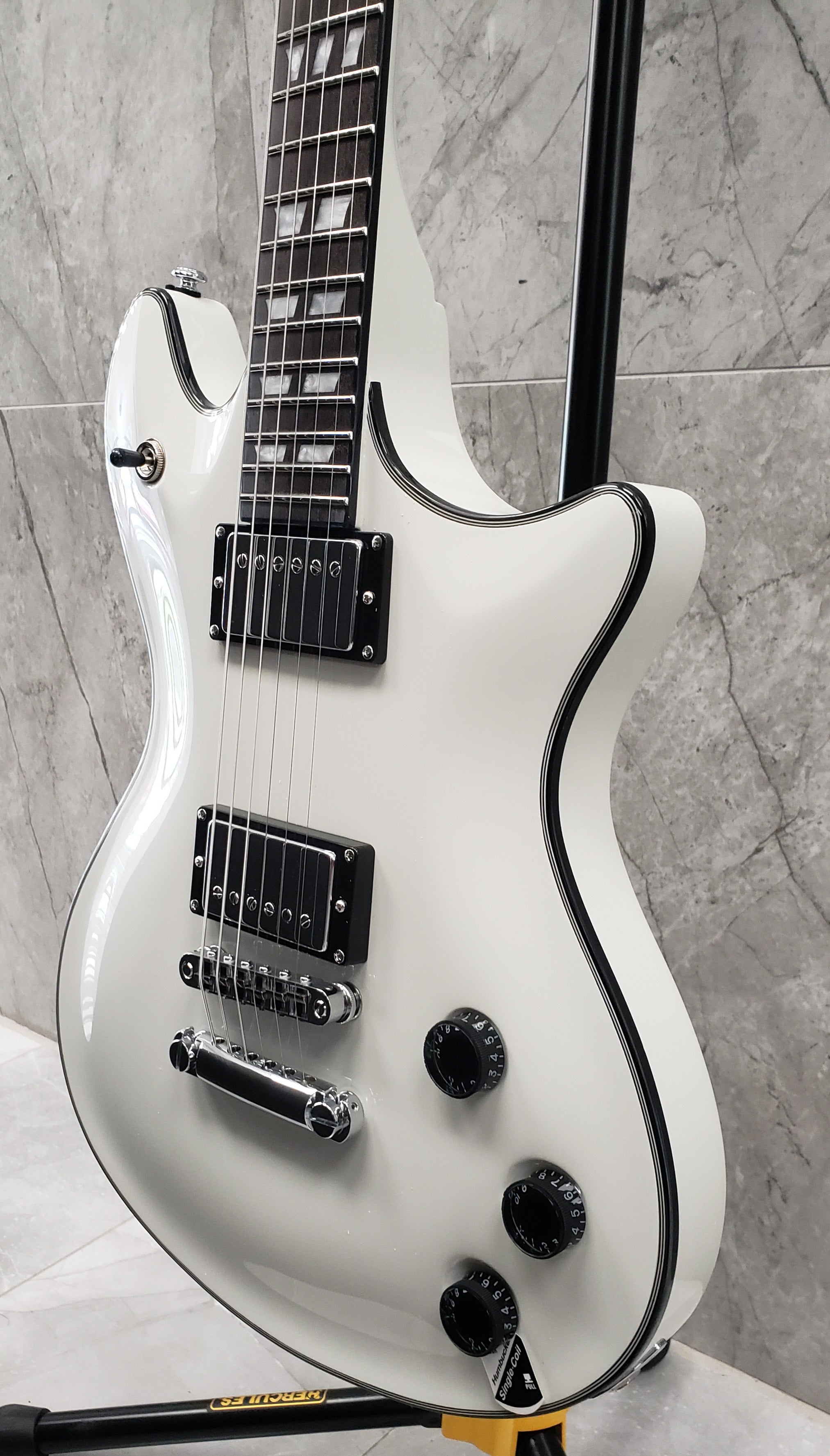 Schecter Tempest Custom Vintage White 1724-SHC