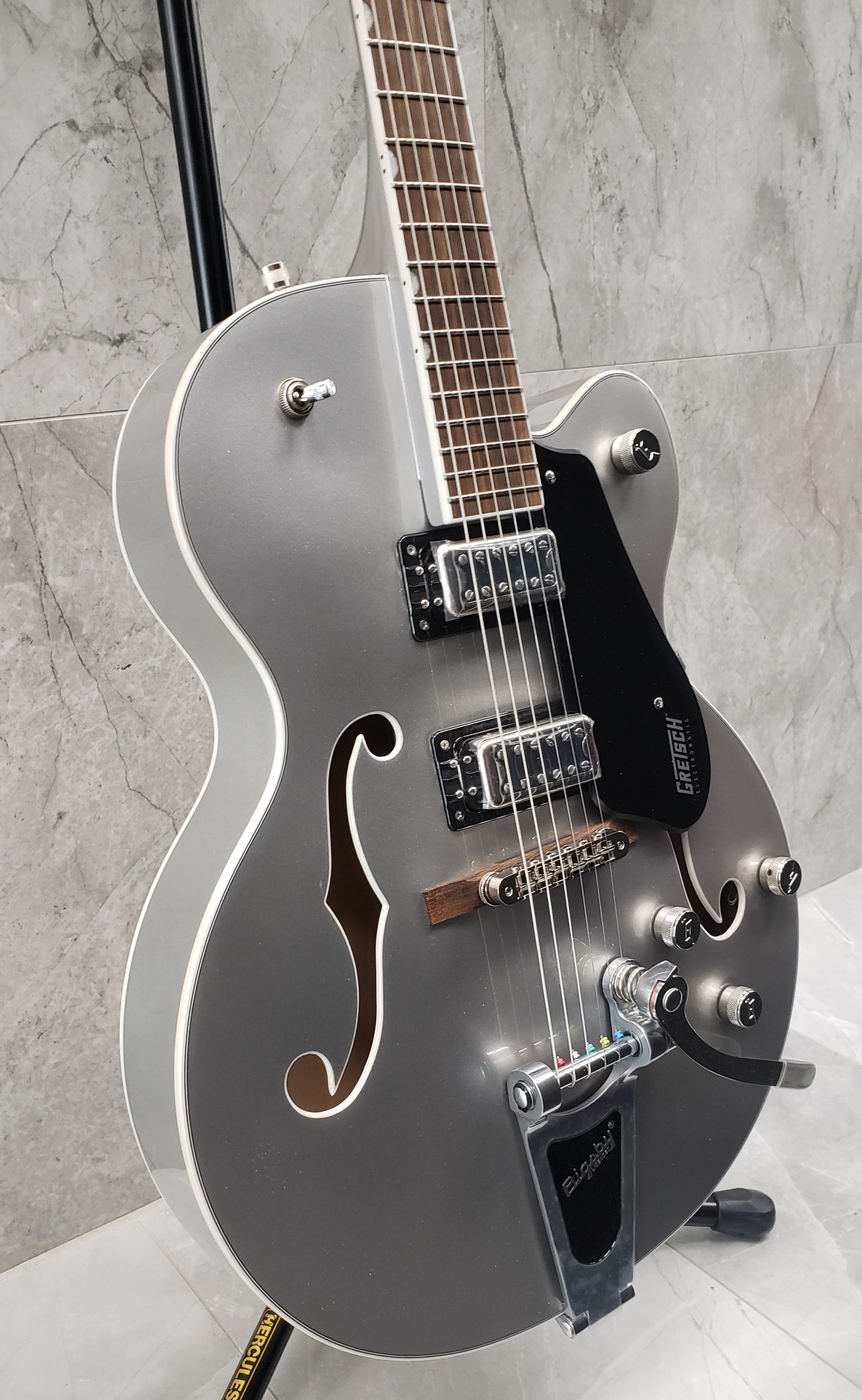 GRETSCH GT Electromatic Classic Hollow Body Single Cut with Bigsby  Airline Silver