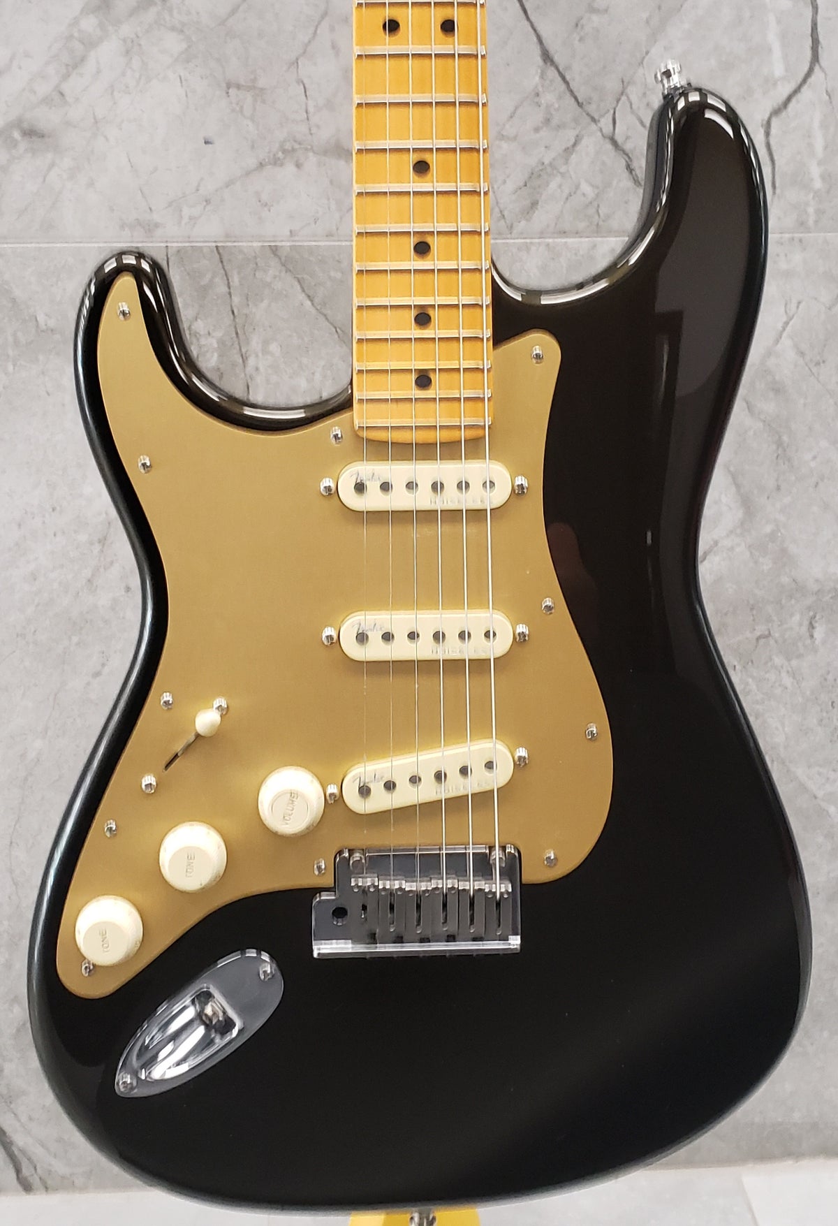 Fender American Ultra Stratocaster Left Hand, Maple Fingerboard