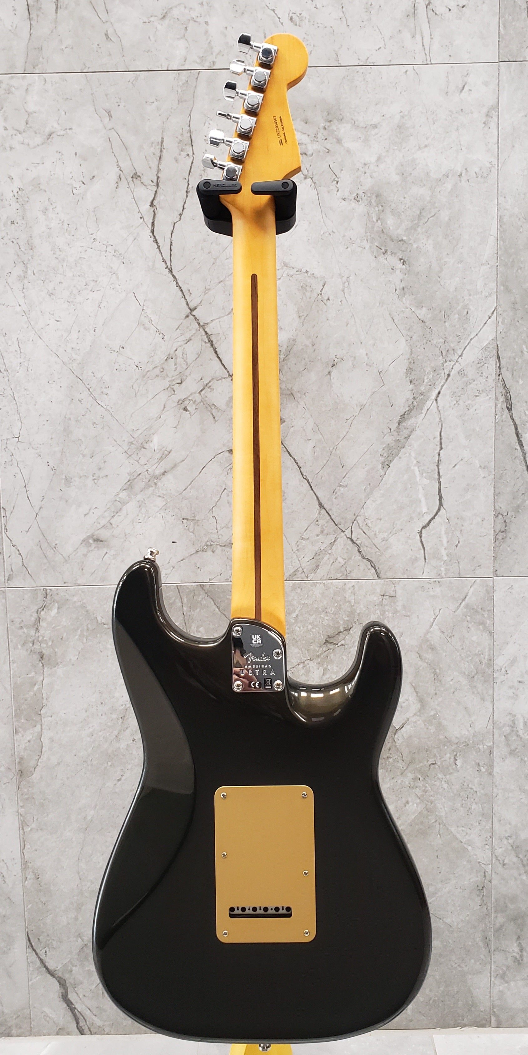 Fender American Ultra Stratocaster Left Hand, Maple Fingerboard, Texas Tea 0118132790