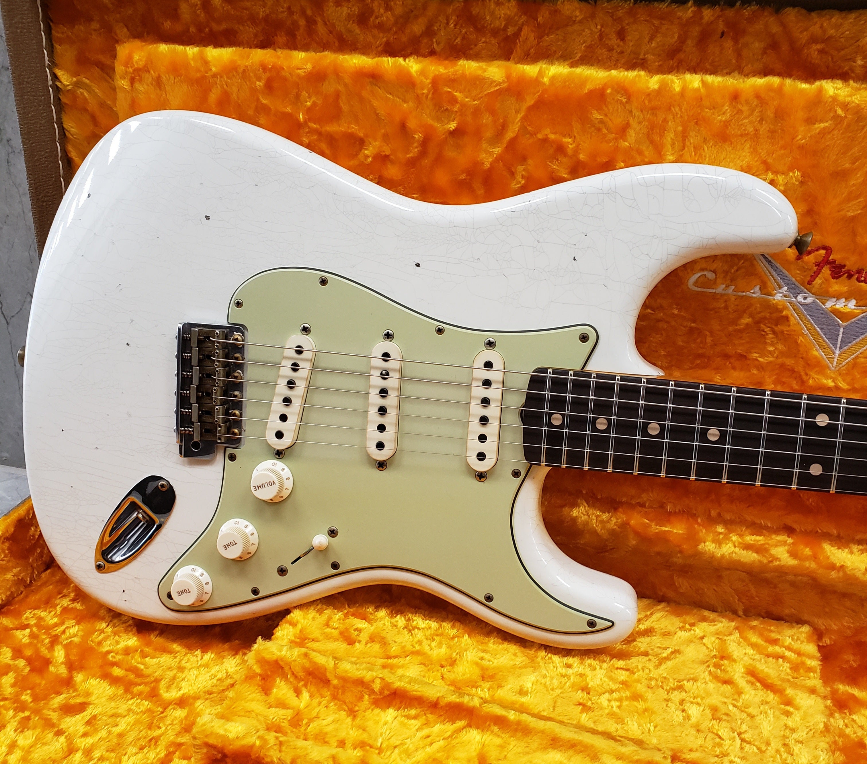 Fender Custom Shop Limited Edition 62/63 Stratocaster Journeyman Relic Rosewood Fingerboard - Aged Olympic White 9231012527 SERIAL NUMBER CZ562114 - 7.8 LBS