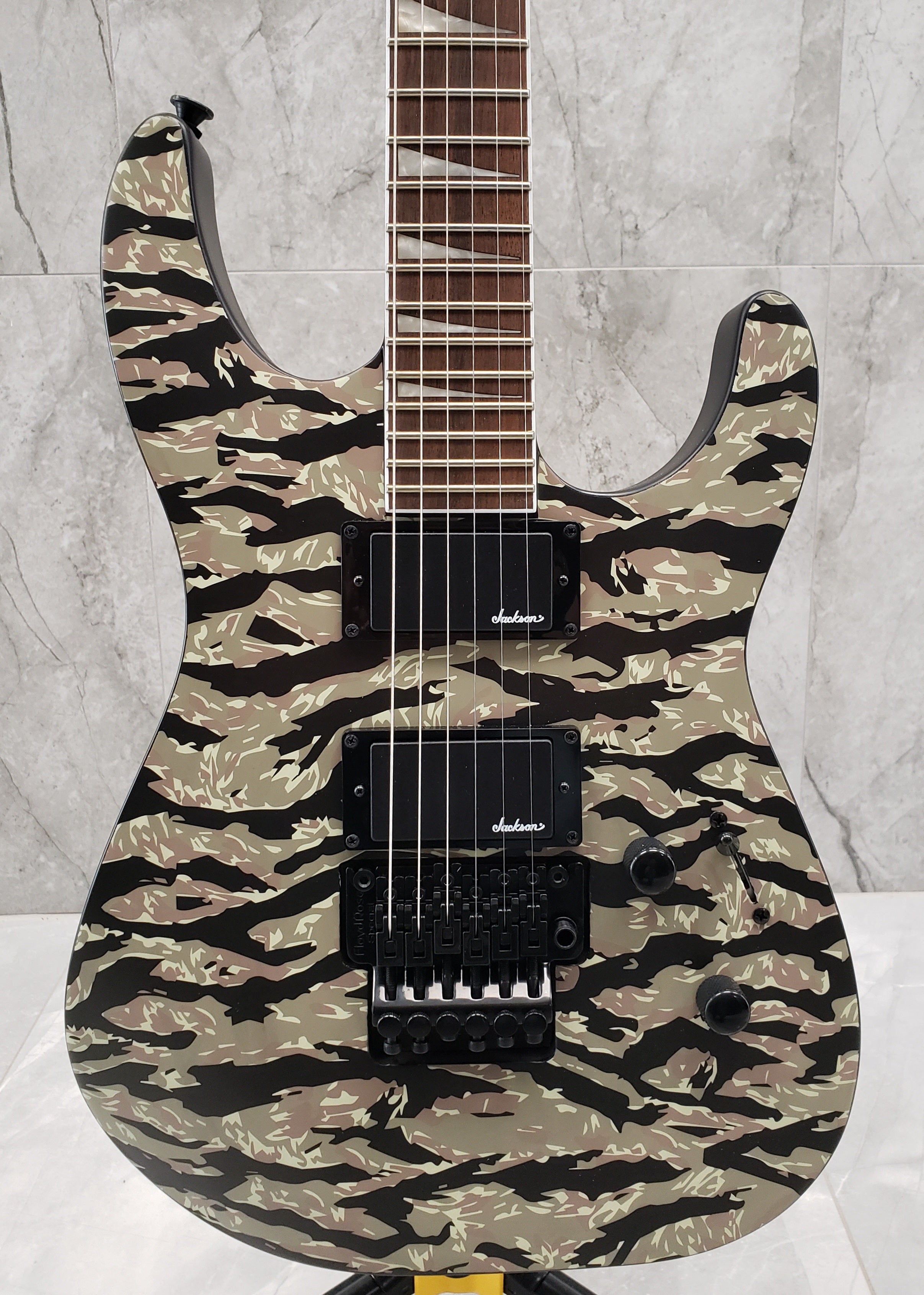 JACKSON X Series Soloist SLX DX Camo Tiger Jungle Camo