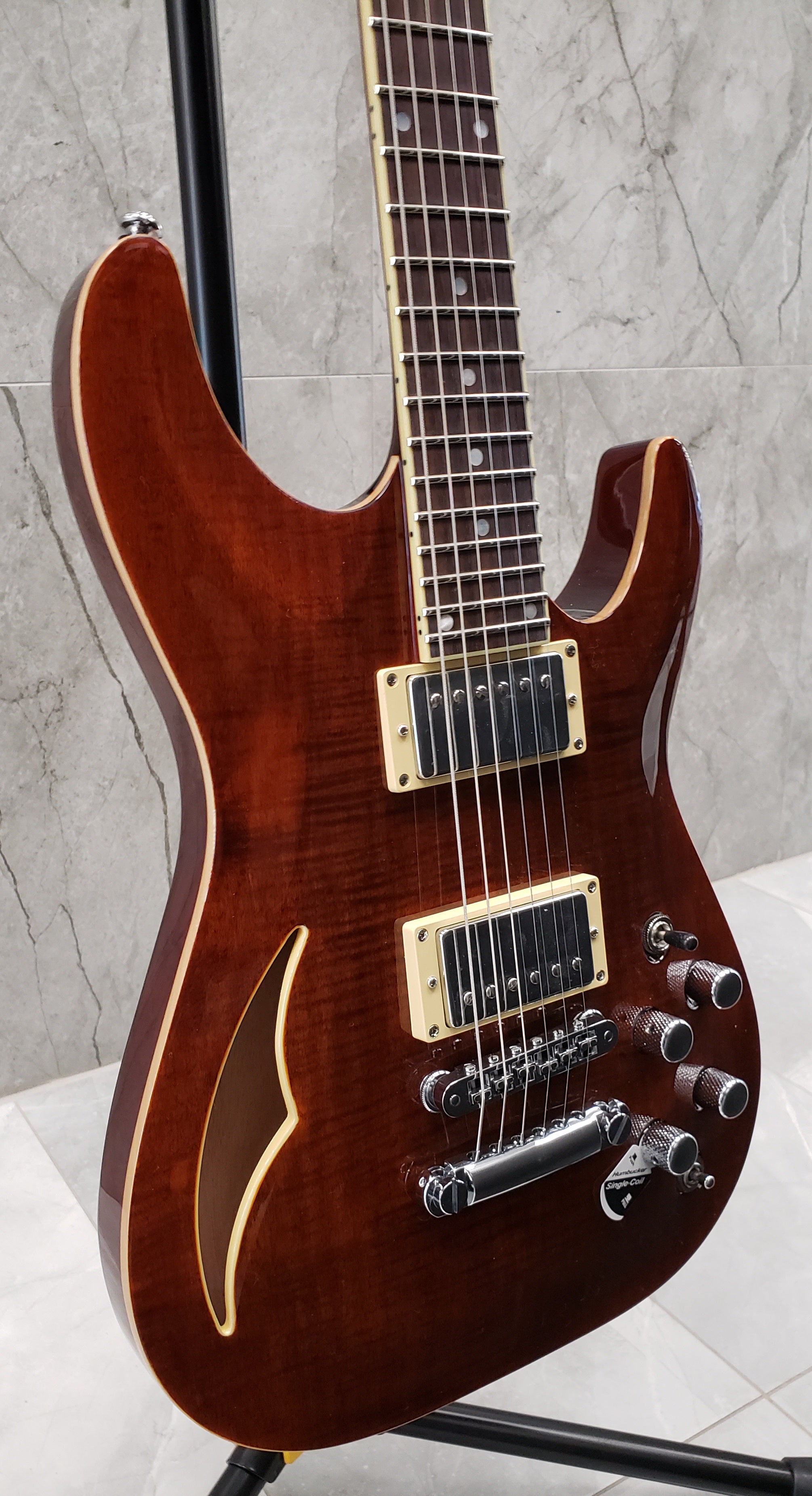 Schecter C-1 E/A Semi-hollowbody Electric Guitar Mahogany Body Flame Maple Top - Rosewood Fingerboard - Cat's Eye 640-shc