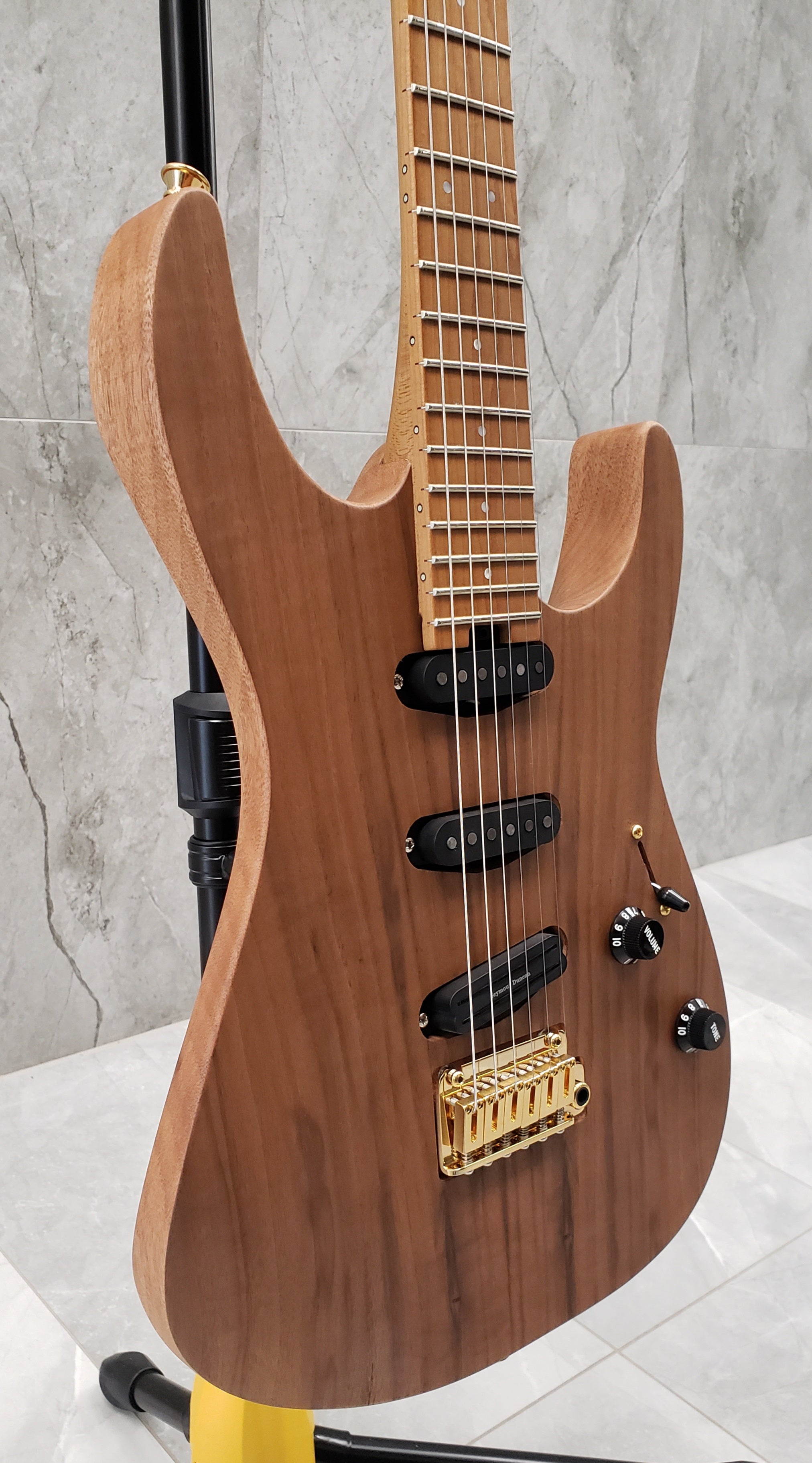 CHARVEL Pro-Mod DK22 SSS 2PT CM Mahogany with Walnut Caramelized Maple Fingerboard Natural 2969016557