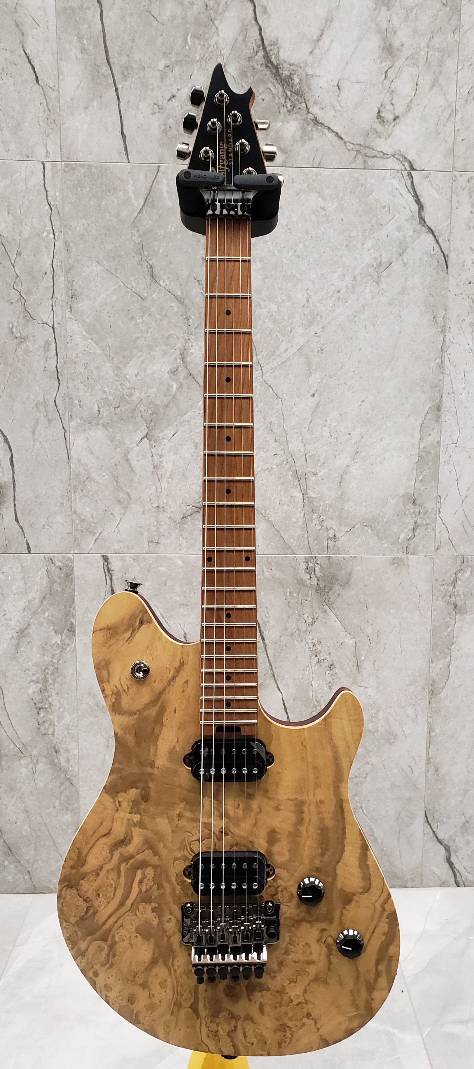 EVH Wolfgang WG Standard Exotic Laurel Burl Baked Maple Fingerboard, Natural 5107003515