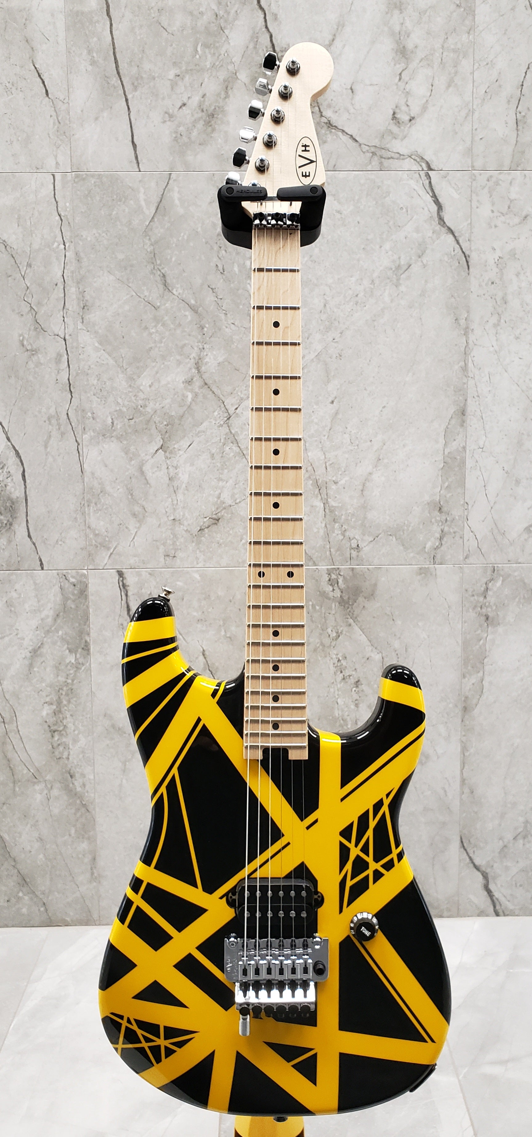 EVH Striped Series Black with Yellow Stripes 5107902528