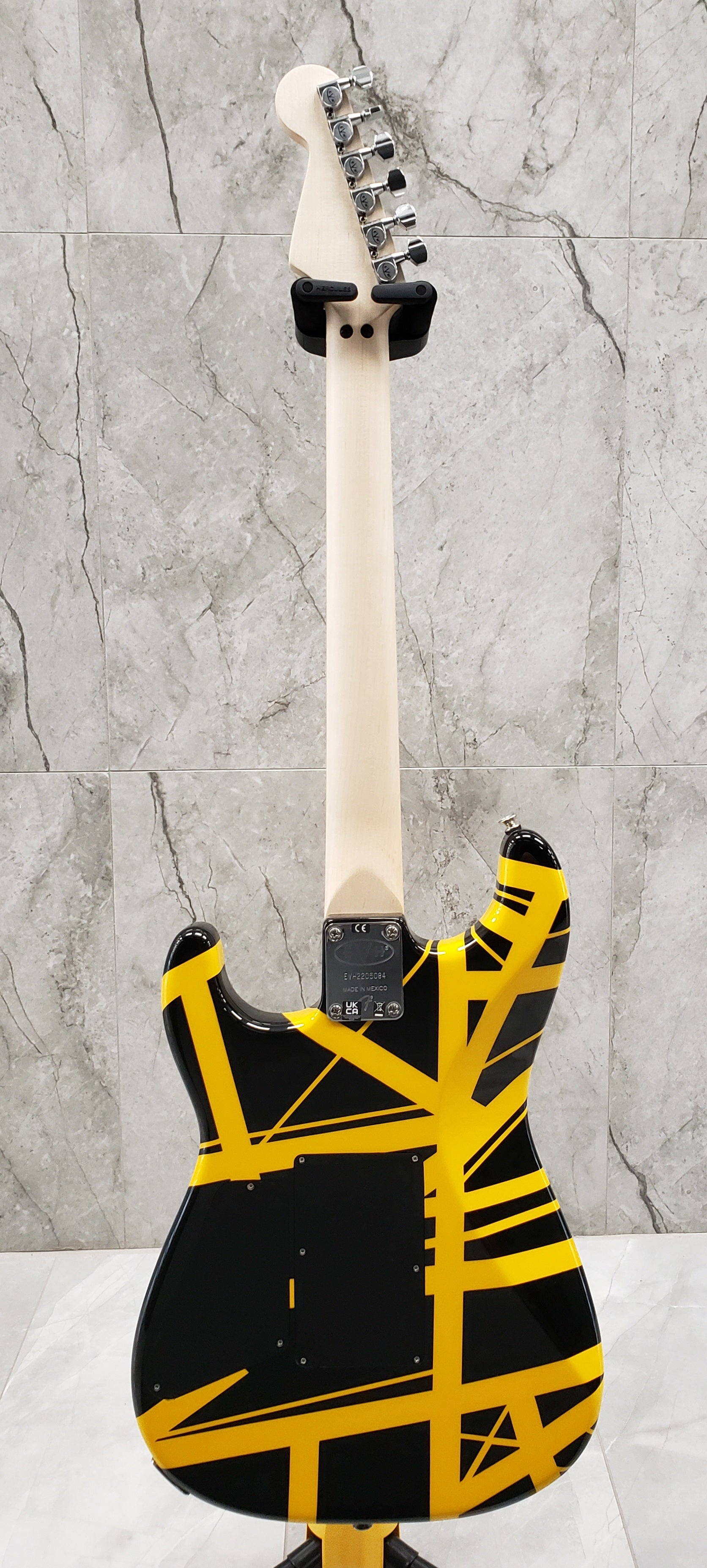 EVH Striped Series Black with Yellow Stripes 5107902528