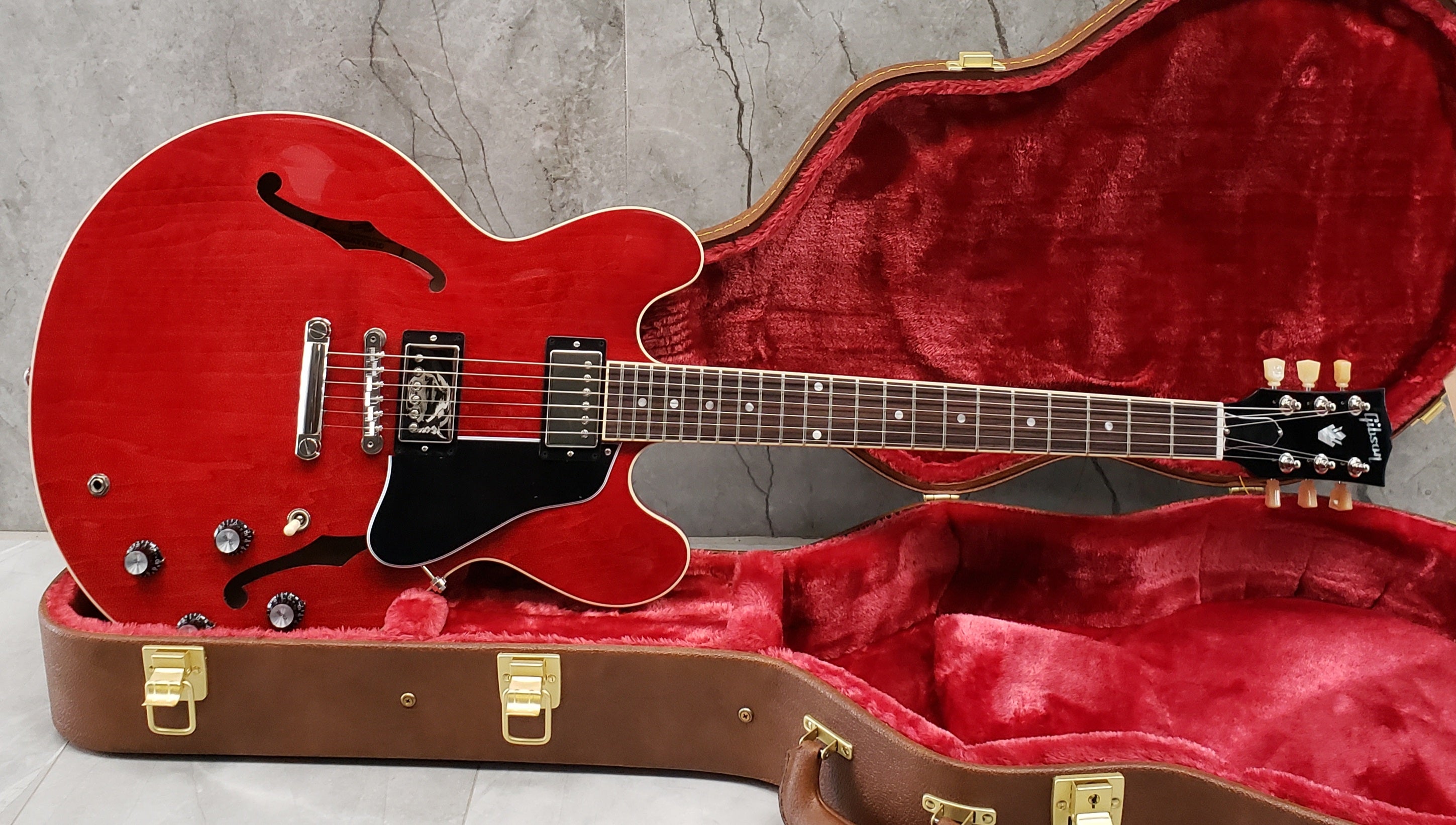 Gibson ES-335 Semi-Hollow Body Sixties Cherry ES335 ES3500SCNH