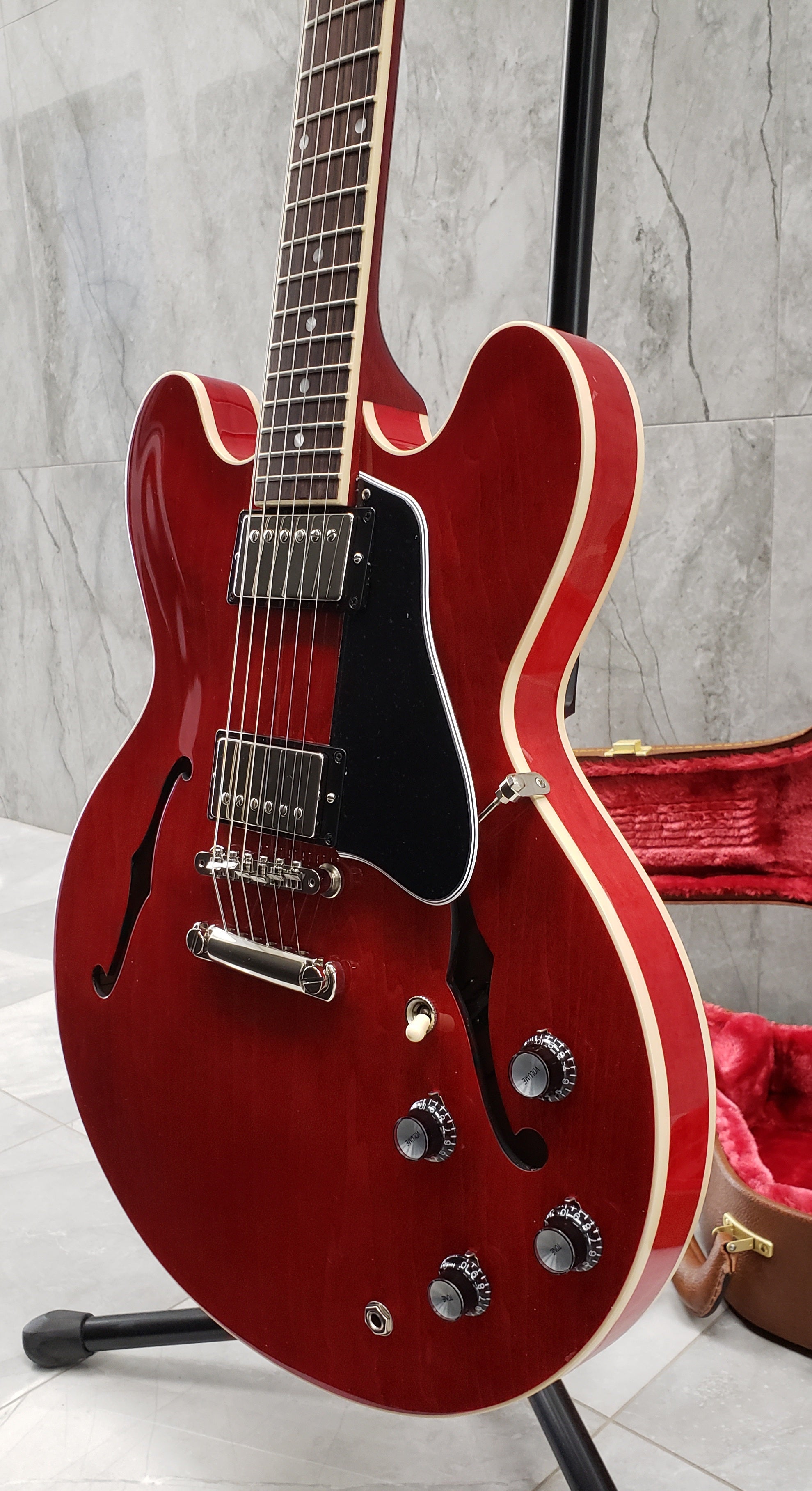 Gibson ES-335 Semi-Hollow Body Sixties Cherry ES335 ES3500SCNH
