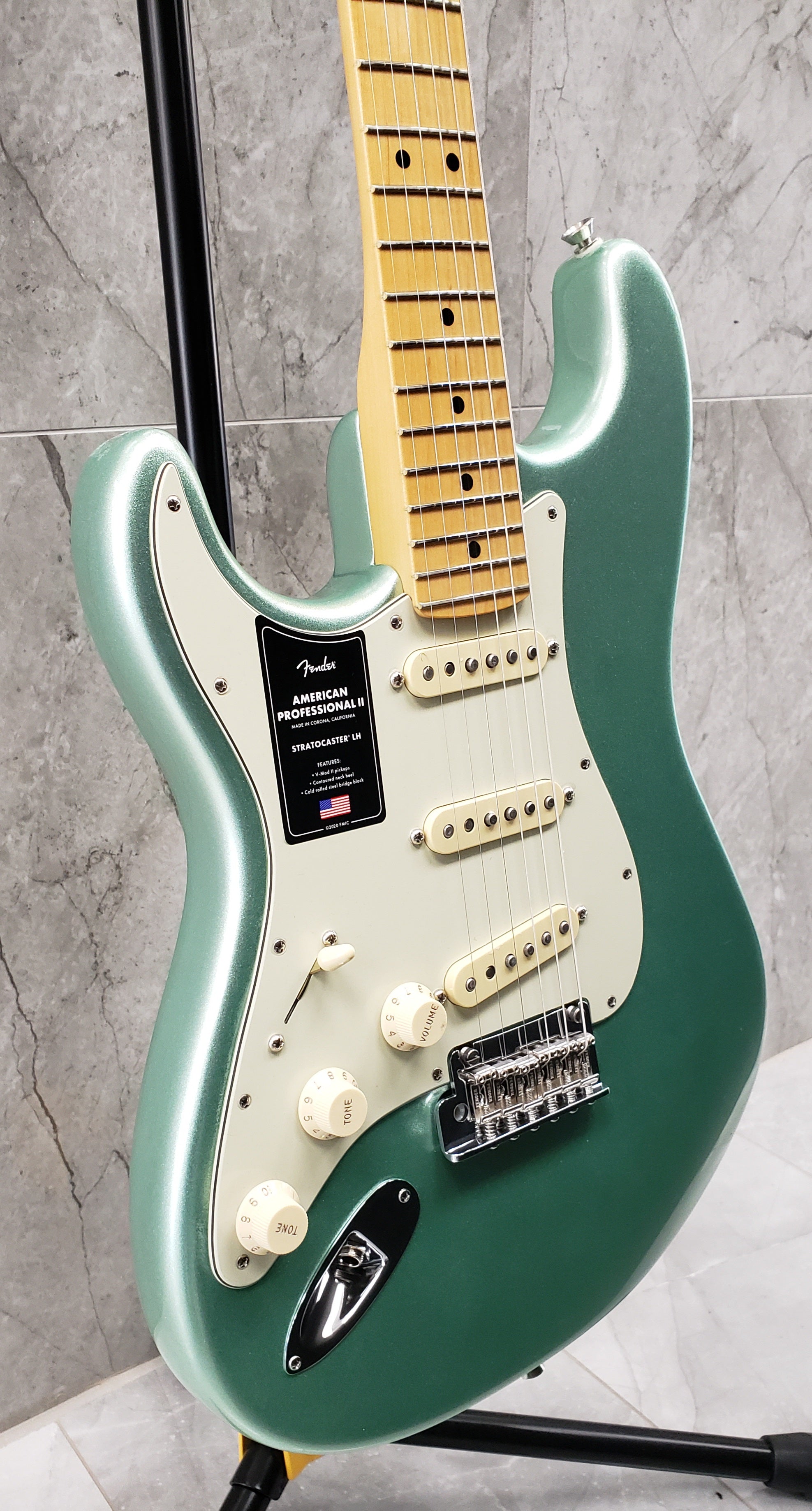 Fender American Professional II Stratocaster Left Hand Maple Fingerboard Mystic Surf Green F-0113932718
