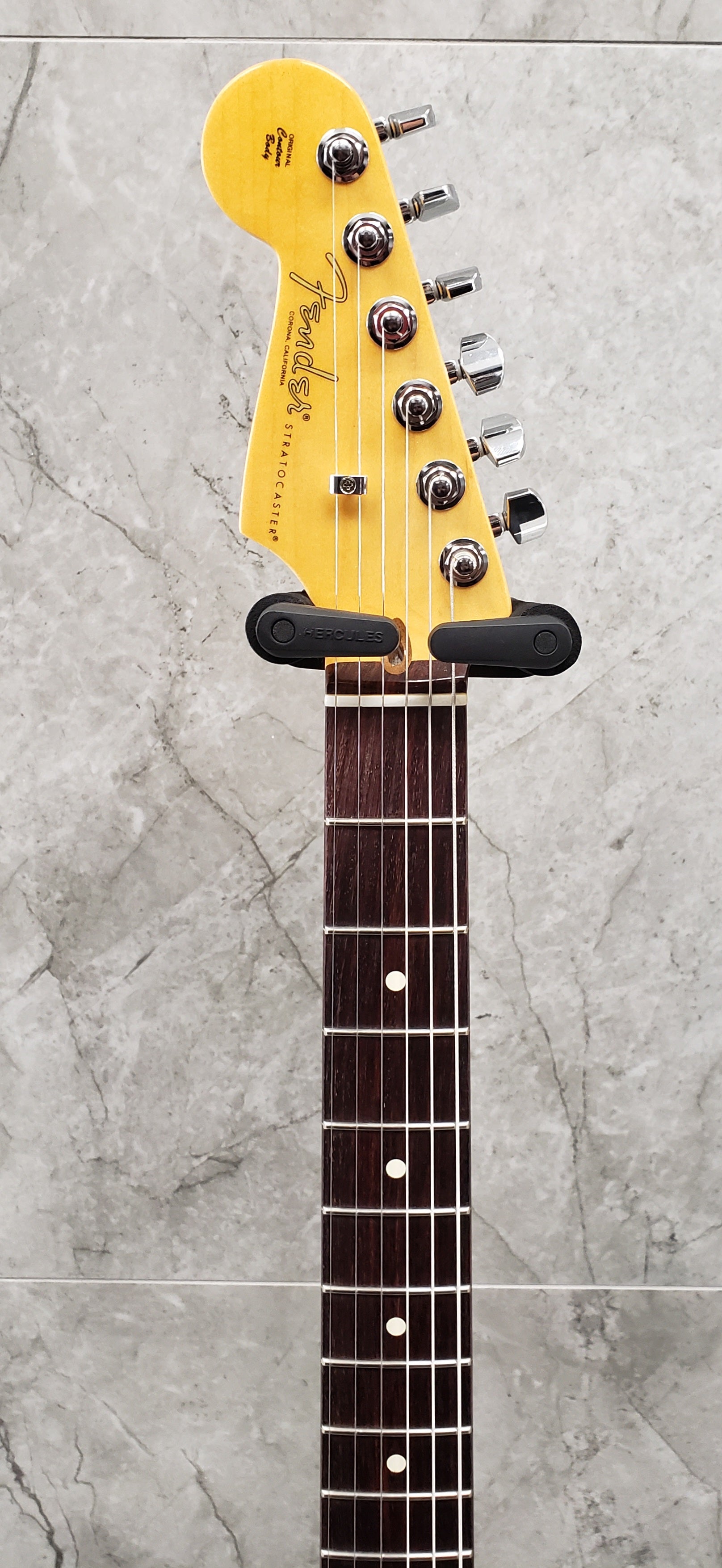 Fender American Professional II Stratocaster Left Hand Rosewood Fingerboard 3-Color Sunburst F-0113930700 SERIAL NUMBER US22053318 - 8.2 LBS