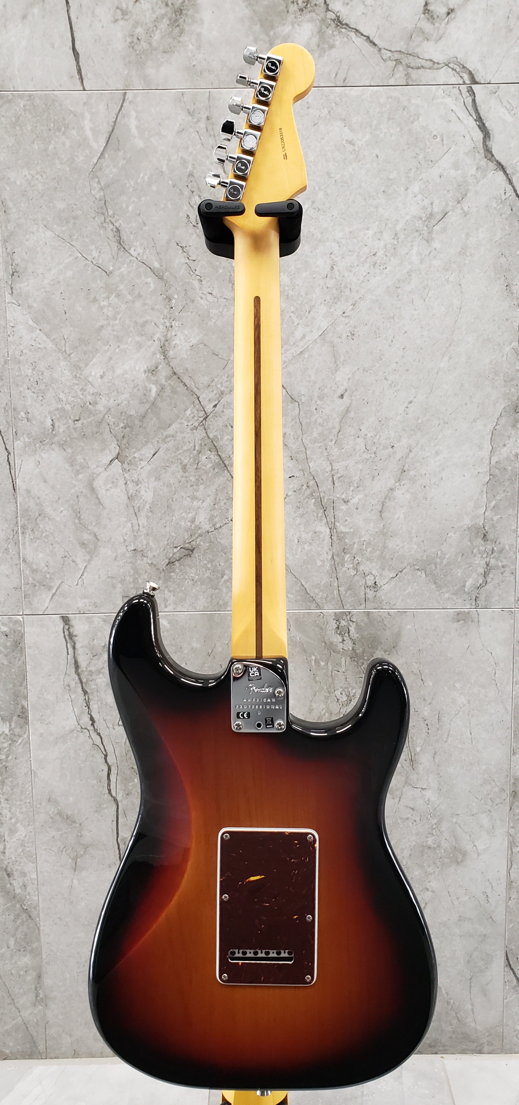 Fender American Professional II Stratocaster Left Hand Rosewood Fingerboard 3-Color Sunburst F-0113930700