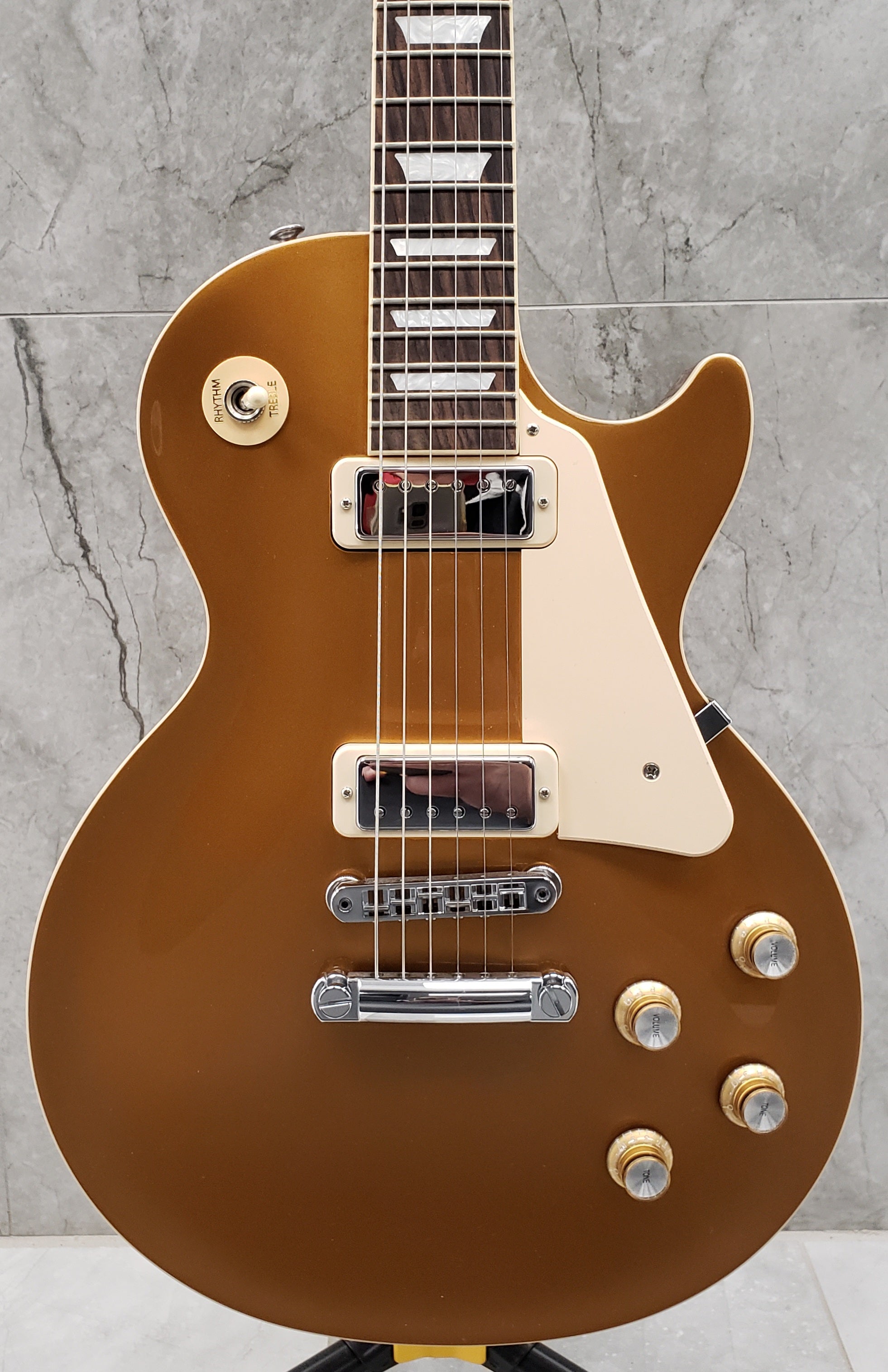 Gibson USA Les Paul 70s Deluxe - Gold Top LPDX00GTCH