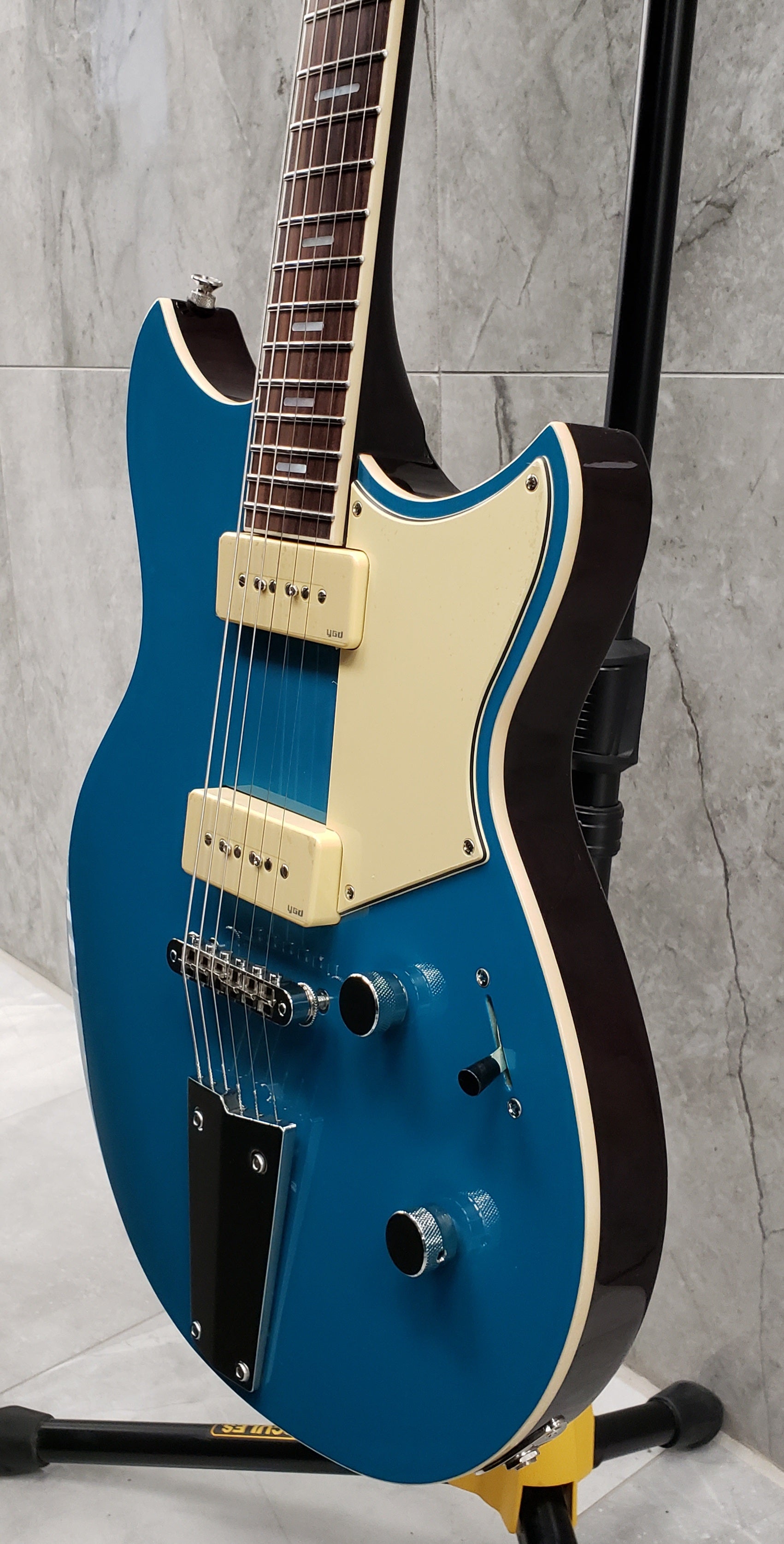 YAMAHA REVSTAR STANDARD ELECTRIC GUITAR RSS02T SWIFT BLUE RSS02T SBU