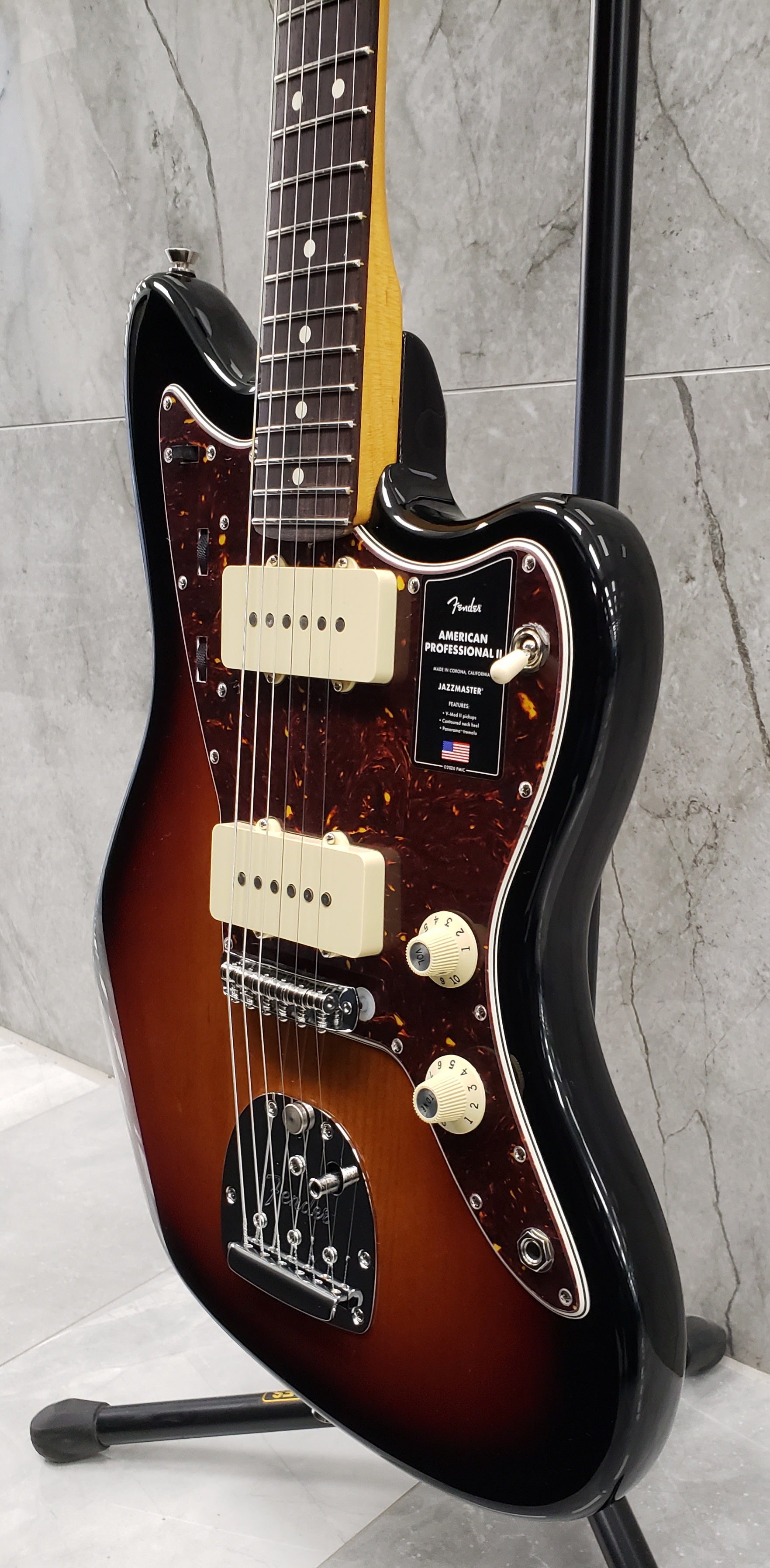 Fender American Professional II Jazzmaster Rosewood Fingerboard 3-Color Sunburst F-0113970700