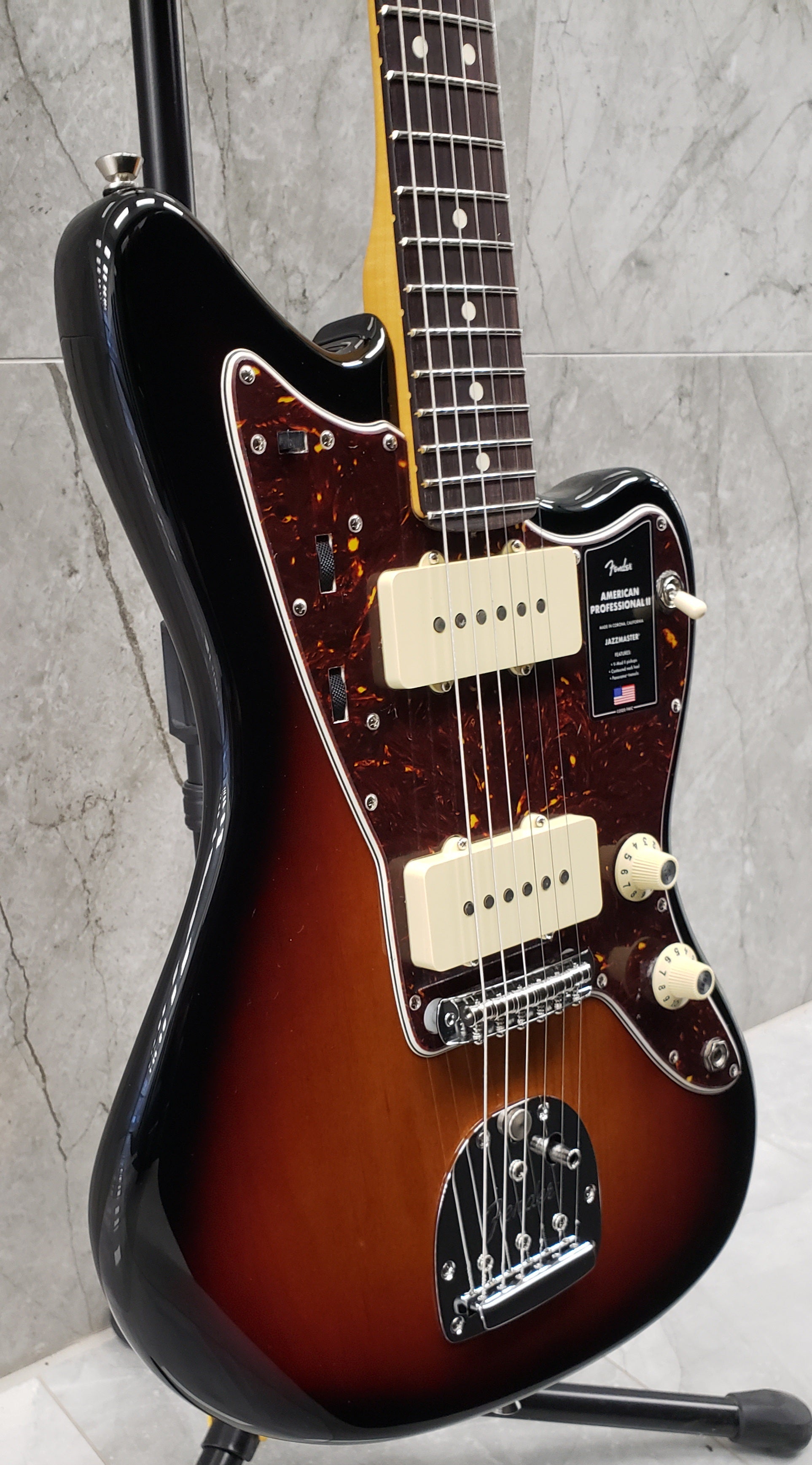 Fender American Professional II Jazzmaster Rosewood Fingerboard 3-Color Sunburst F-0113970700