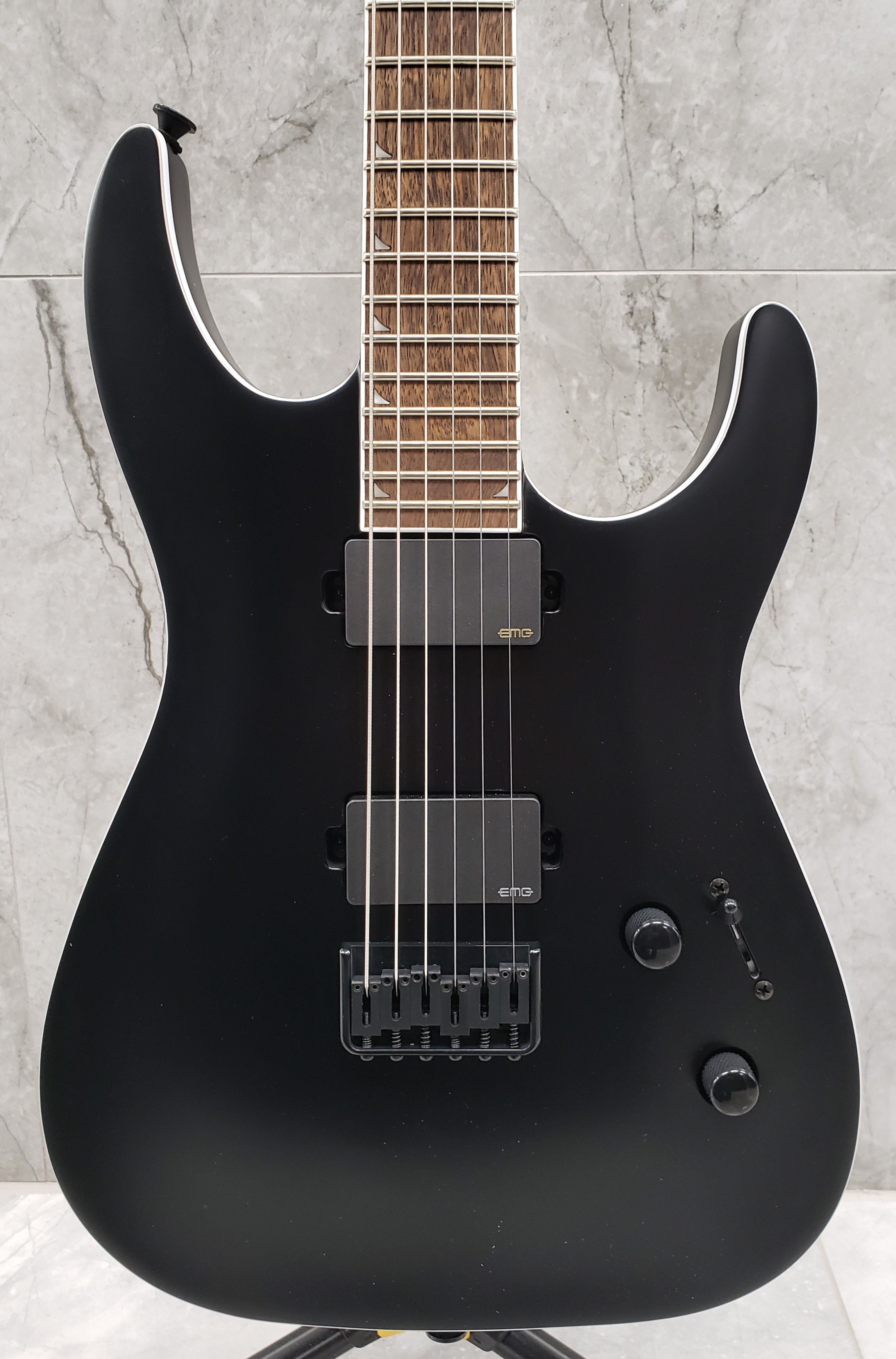 JACKSON X Series Soloist SLA6 DX Baritone Satin Black 2919260568 SERIAL NUMBER ISJ2210928 6.6 LBS USED SPECIAL