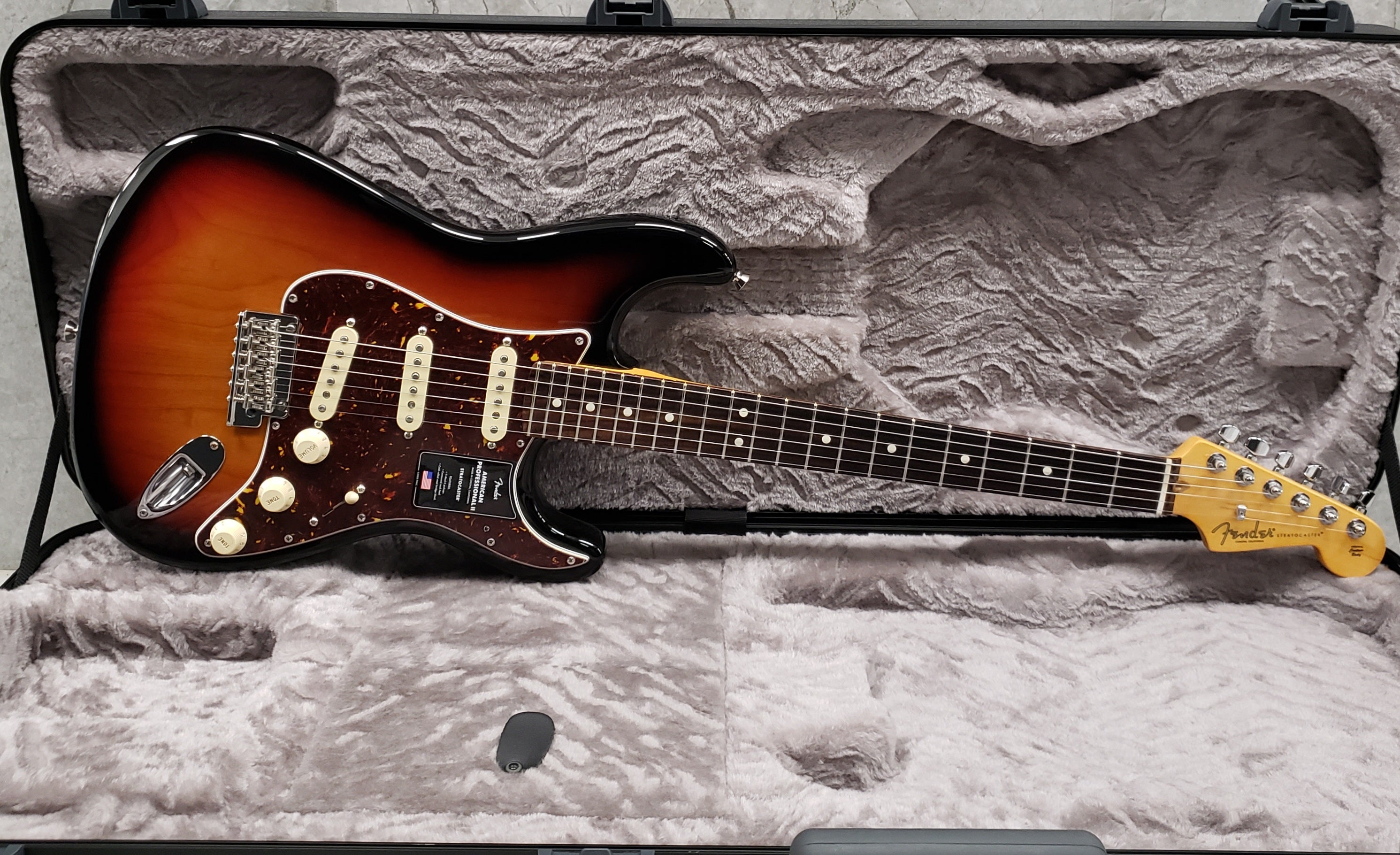 Fender American Professional II Stratocaster Rosewood Fingerboard 3-Color Sunburst F-0113900700