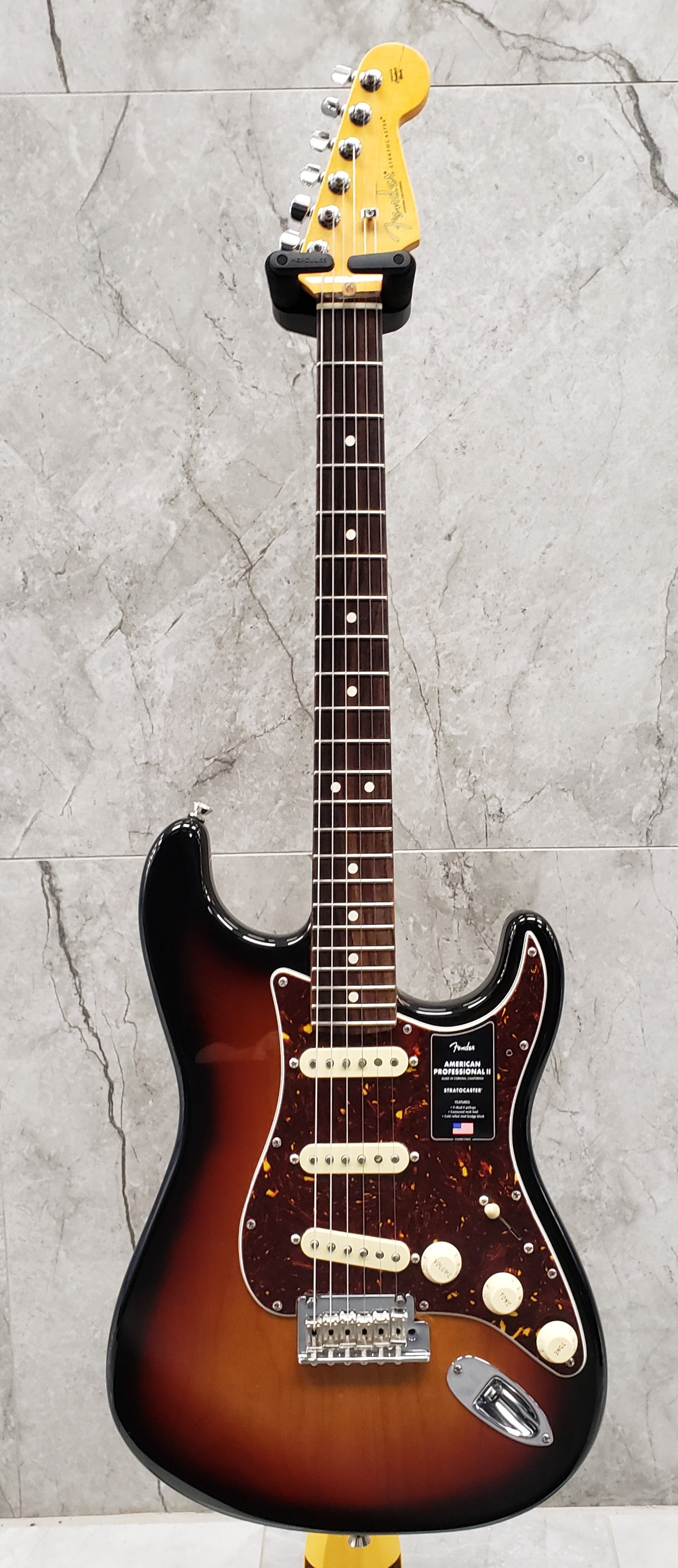 Fender American Professional II Stratocaster Rosewood Fingerboard 3-Color Sunburst F-0113900700