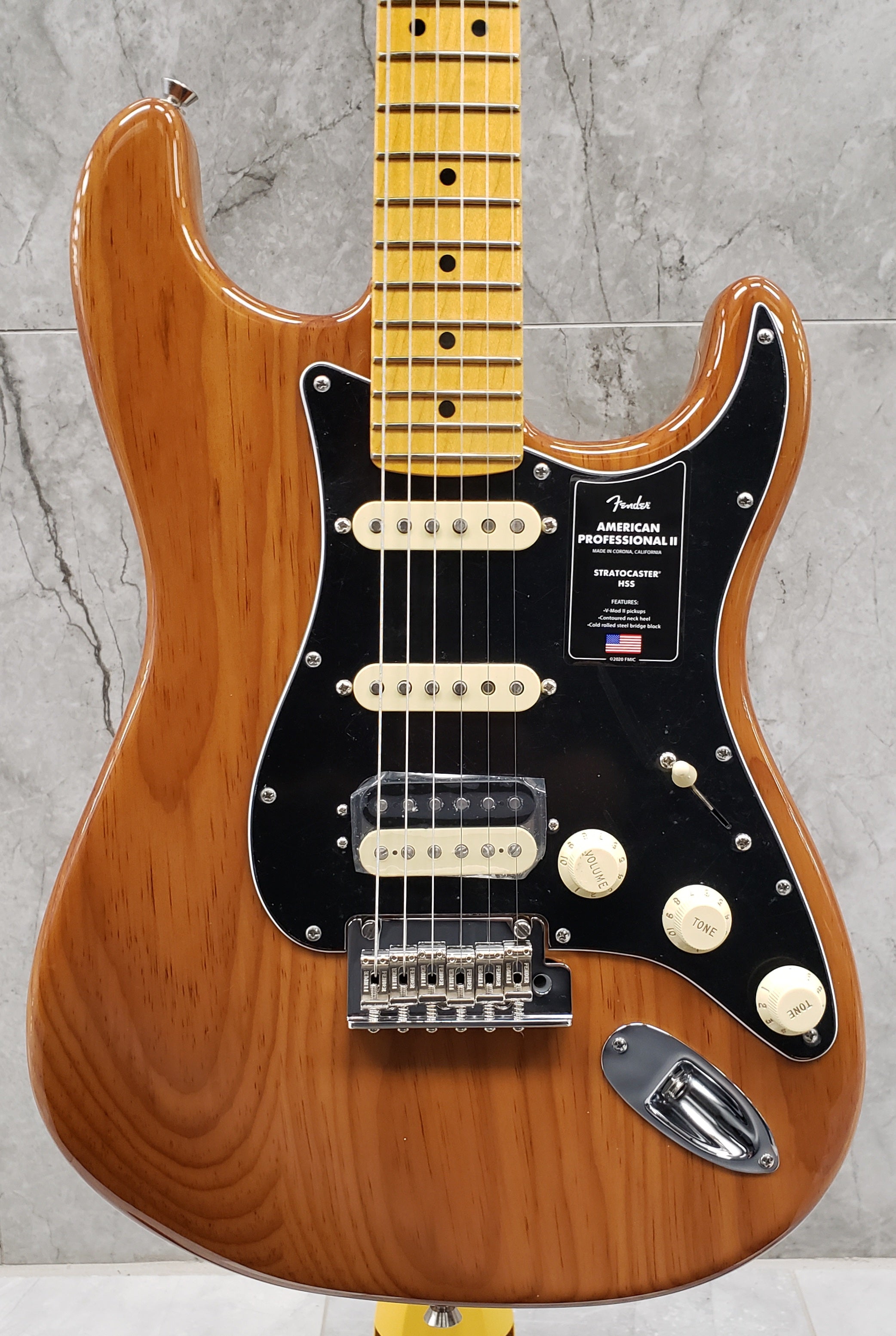 Fender American Professional II Stratocaster HSS Maple Fingerboard Roasted Pine F-0113912763