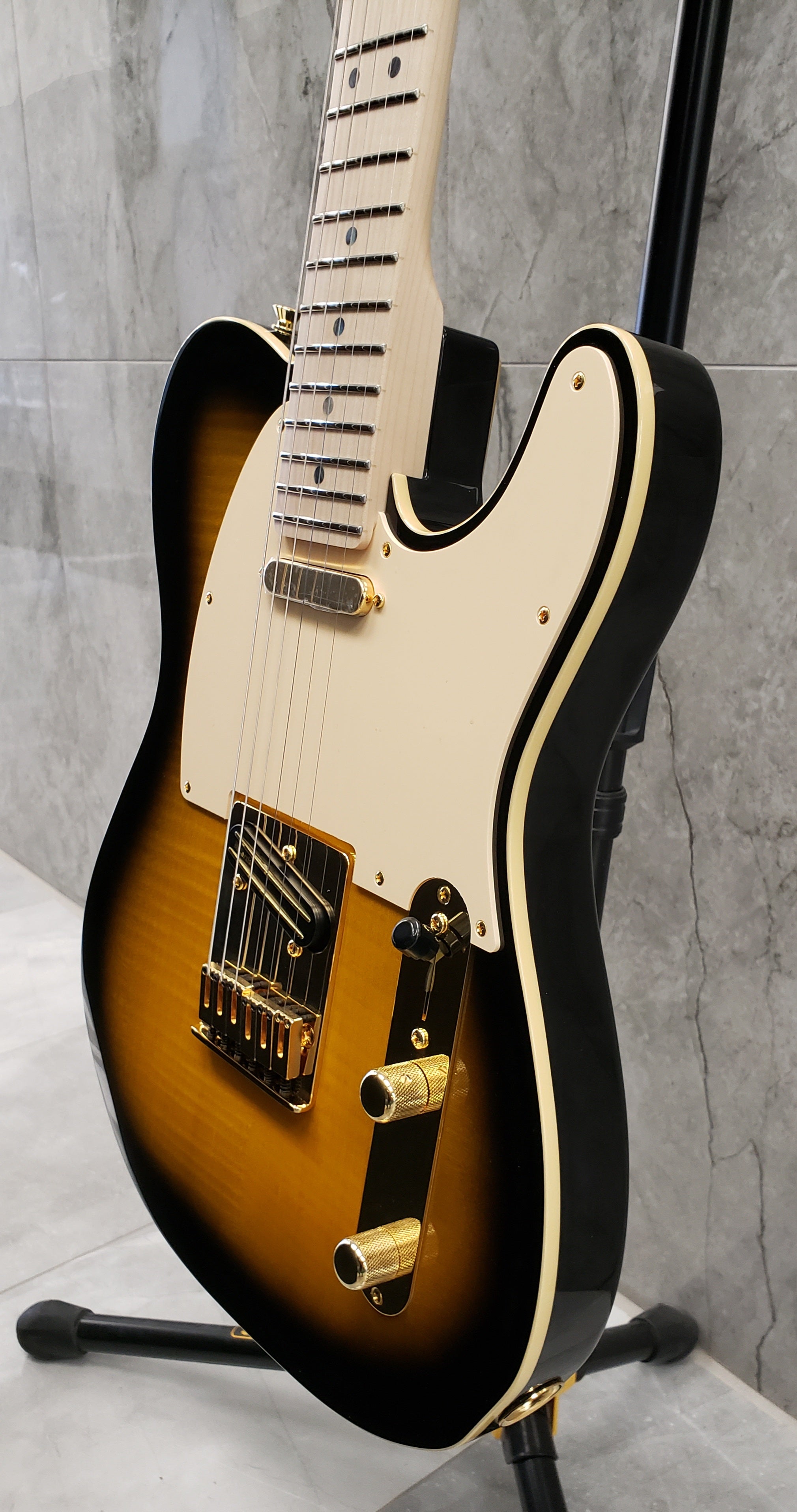 Fender Richie Kotzen Signature Telecaster Made in Japan Maple Fingerboard Brown Sunburst 0255202532