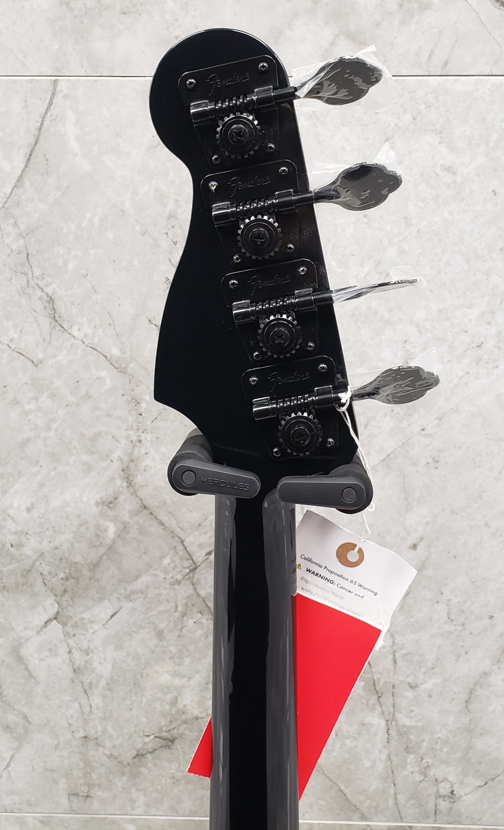 Fender Duff McKagan Precision Bass Rosewood Fingerboard Pearl White MODEL F-0146500323