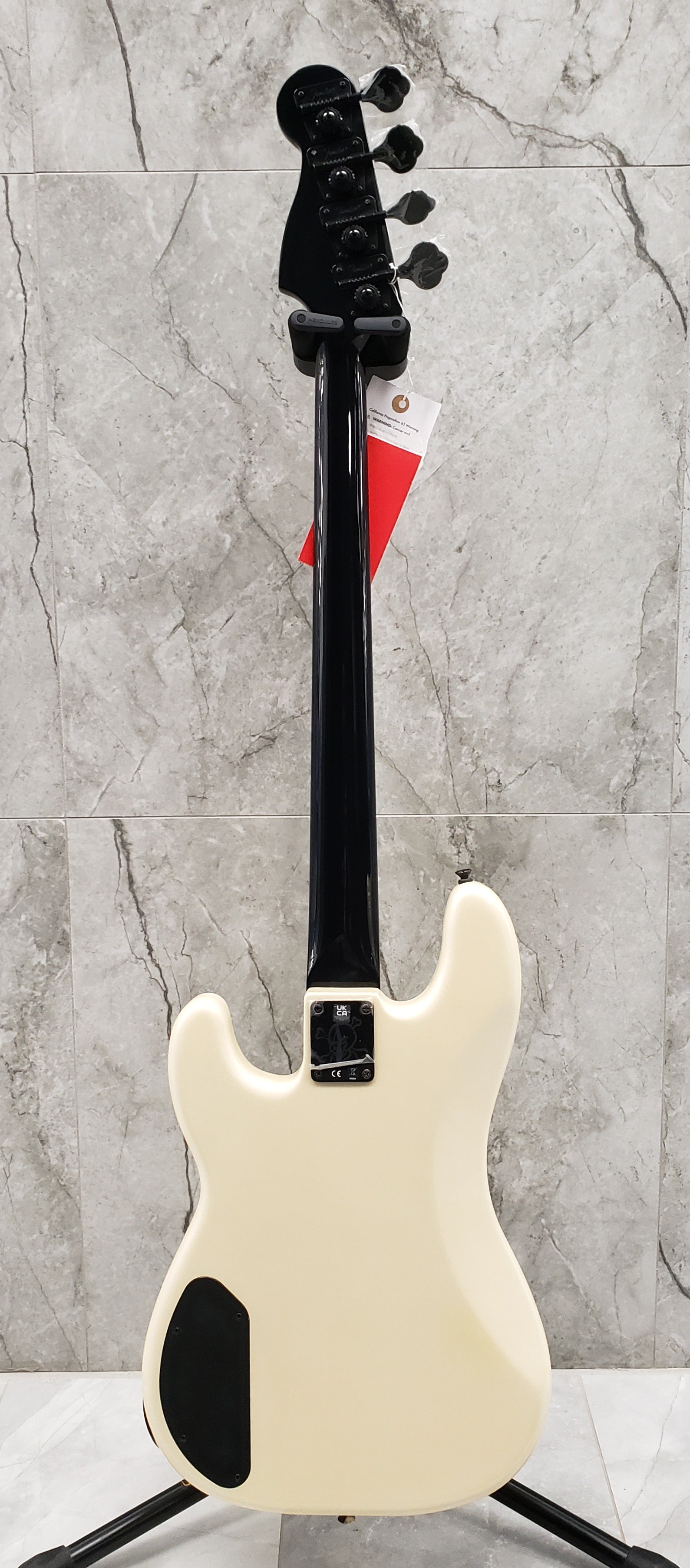Fender Duff McKagan Precision Bass Rosewood Fingerboard Pearl White MODEL F-0146500323