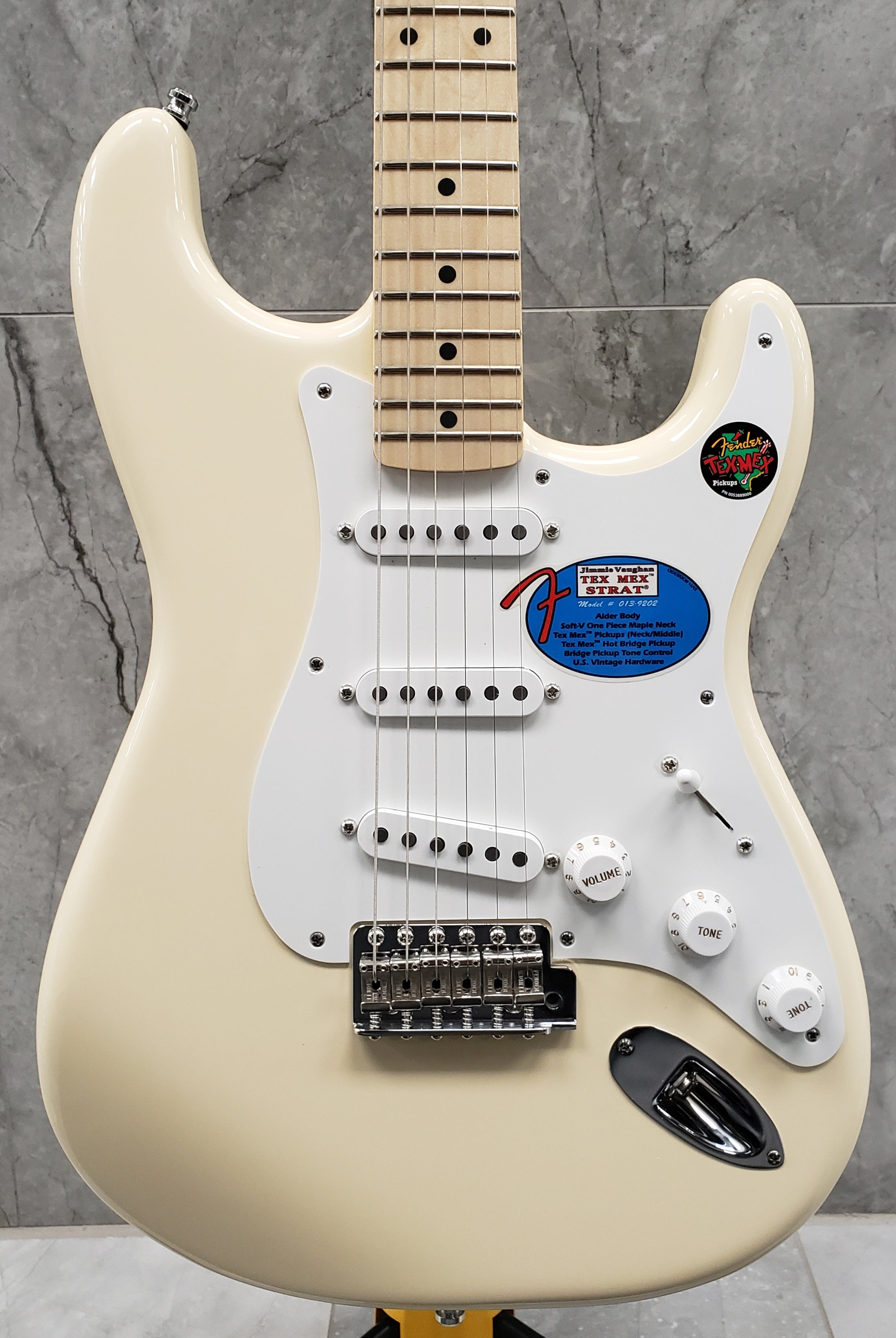 Fender Jimmie Vaughan Tex-Mex Strat, Maple Fingerboard, Olympic White