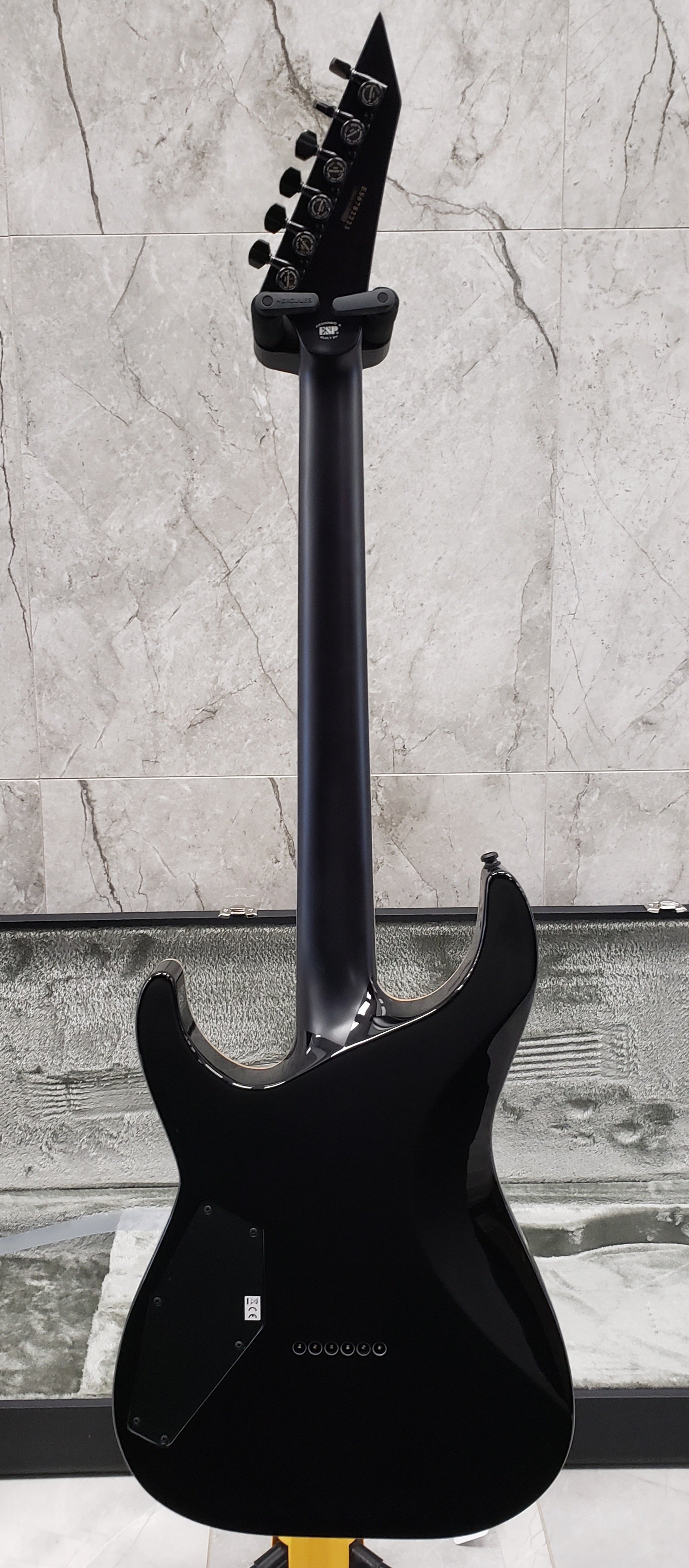 ESP EII MII E-ii M-ii Neck-thru MADE IN JAPAN Black Natural Fade EIIMIINTHSBLKNFD SERIAL NUMBER ES6782223 - 8.2 LBS