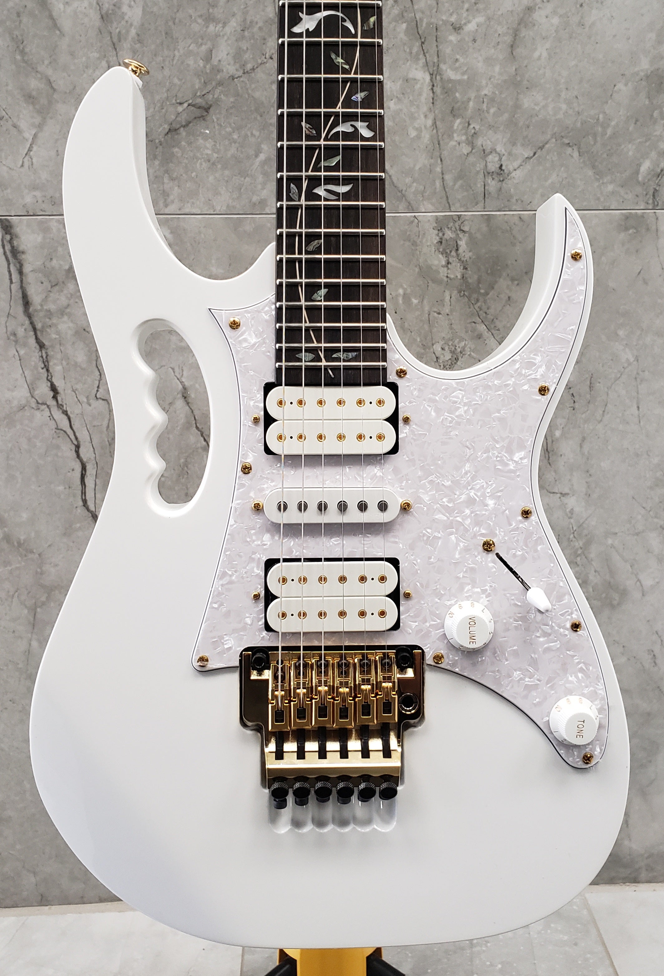 IBANEZ JEM7VP WH JEM Premium STEVE VAI 6 STRING WITH GIG BAG WHITE