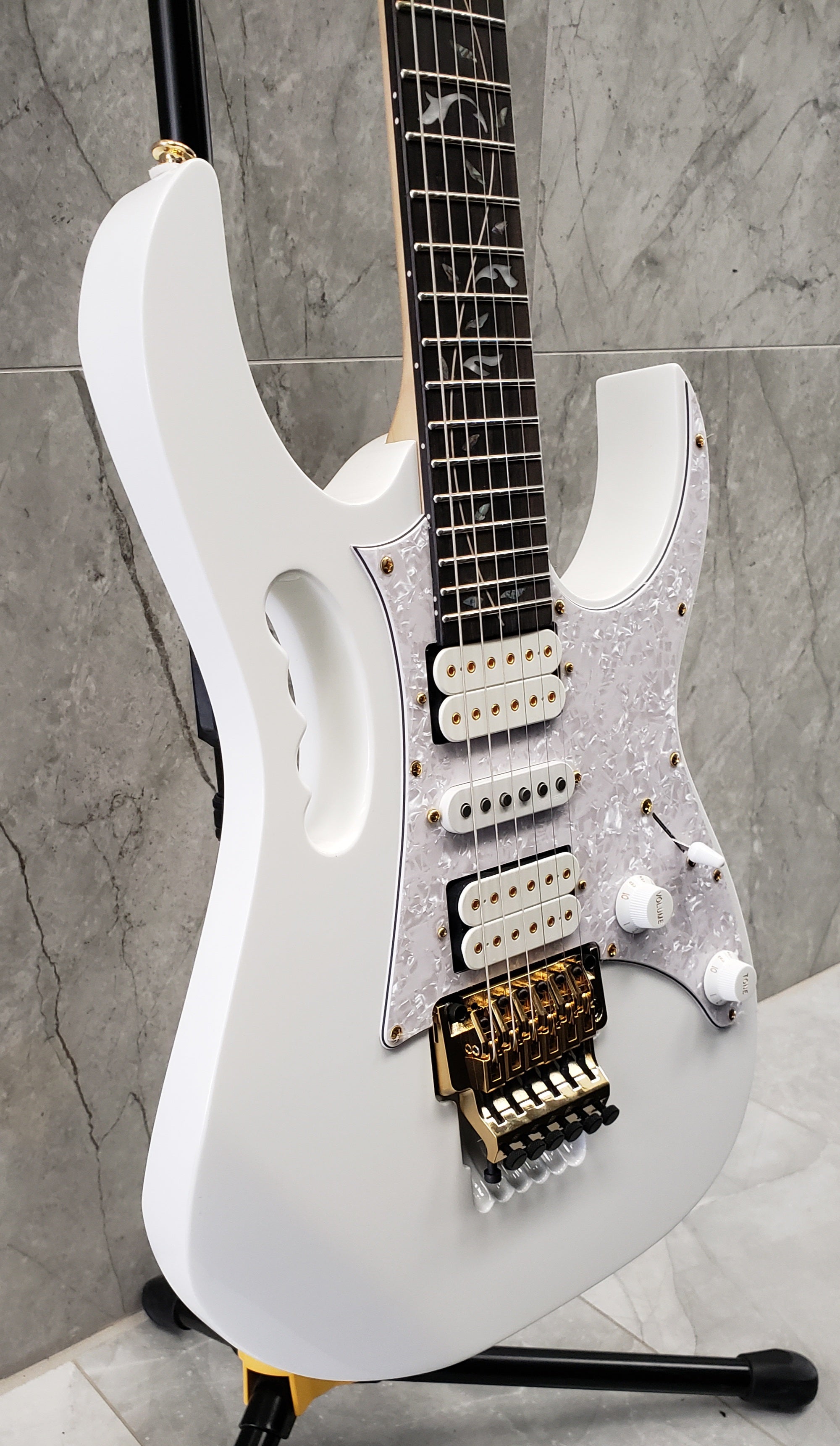 IBANEZ JEM7VP WH JEM Premium STEVE VAI 6 STRING WITH GIG BAG WHITE