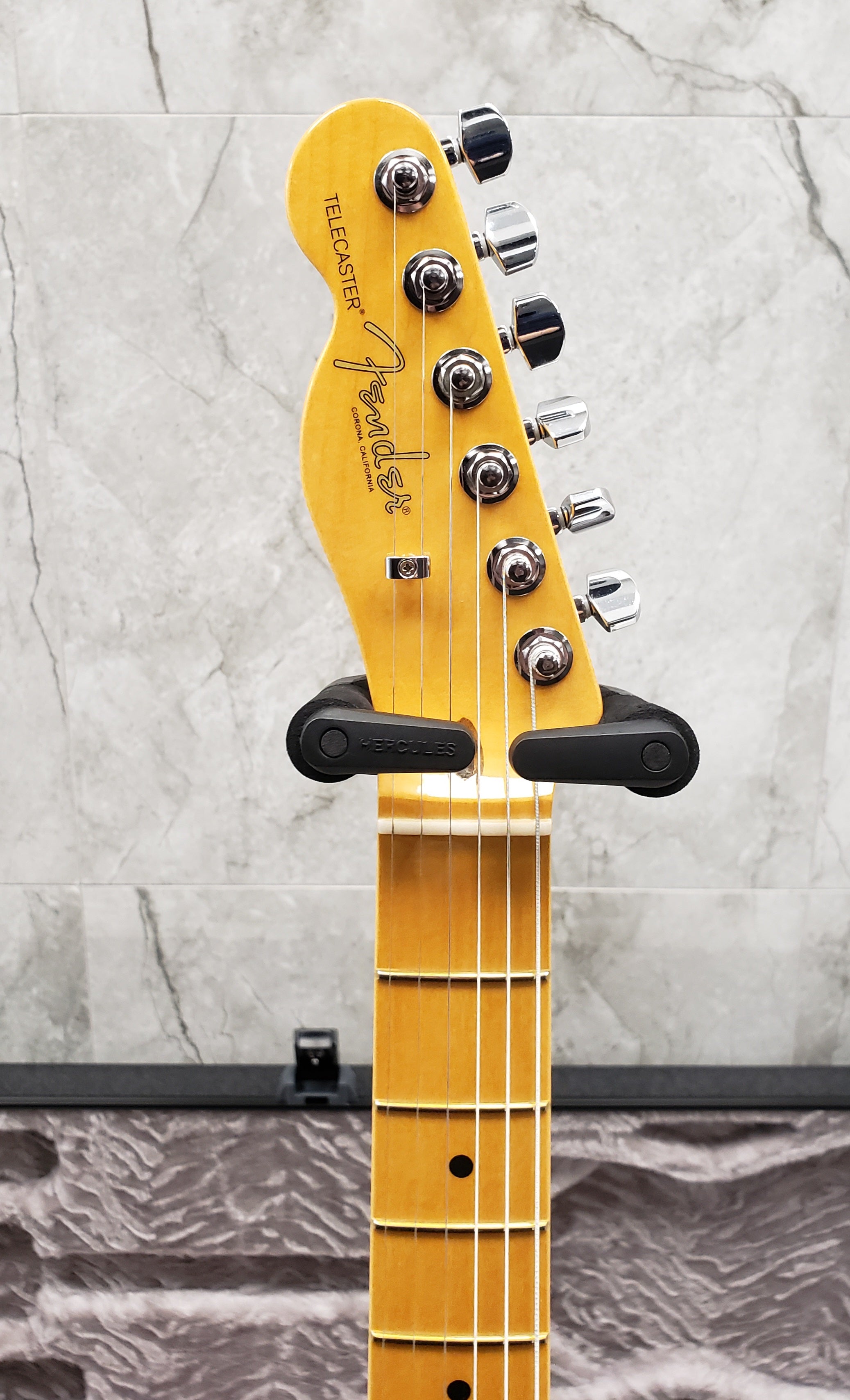 Fender American Professional II Telecaster Left Handed Maple Fingerboard Butterscotch Blonde 0113952750