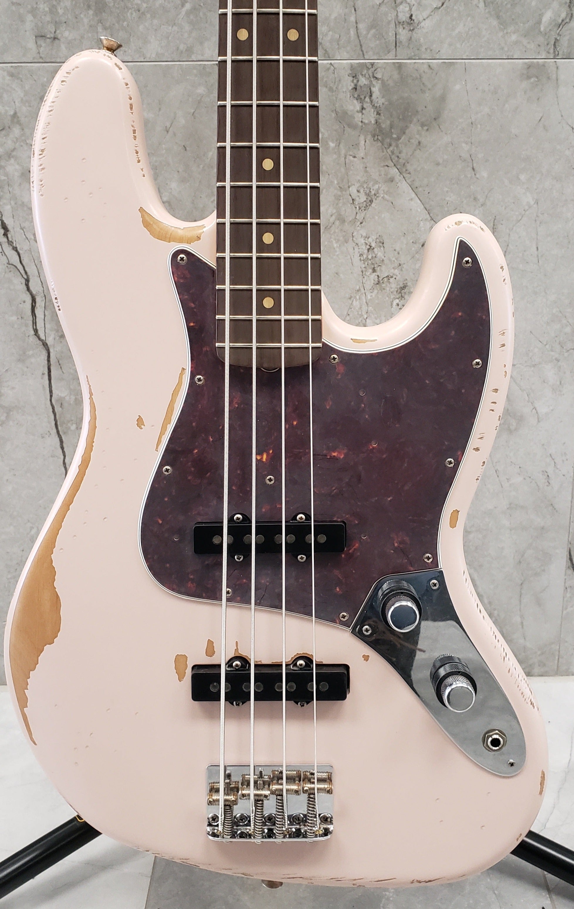 Fender Flea Jazz Bass Rosewood Fingerboard Roadworn Shell Pink 0141020356