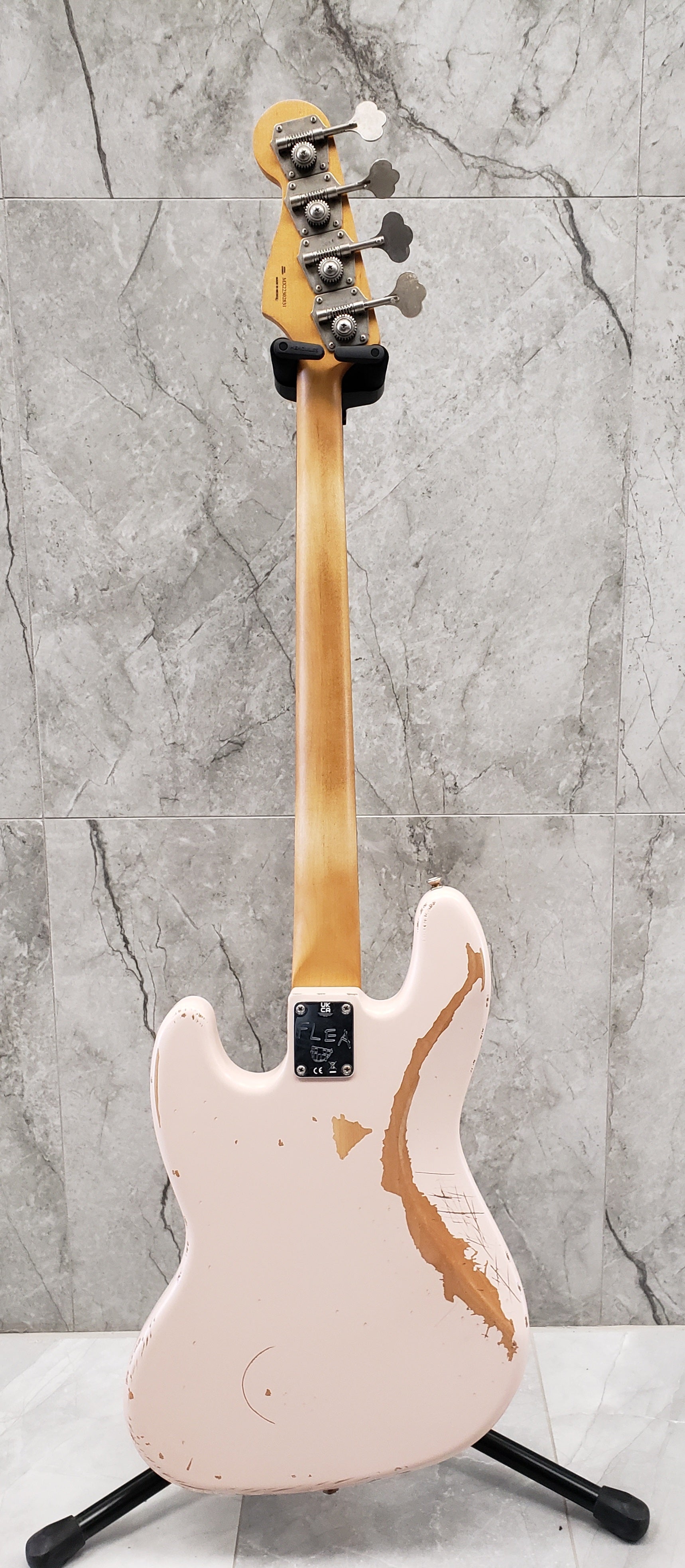 Fender Flea Jazz Bass Rosewood Fingerboard Roadworn Shell Pink 0141020356 SERIAL NUMBER MX22302831 - 8.6 LBS