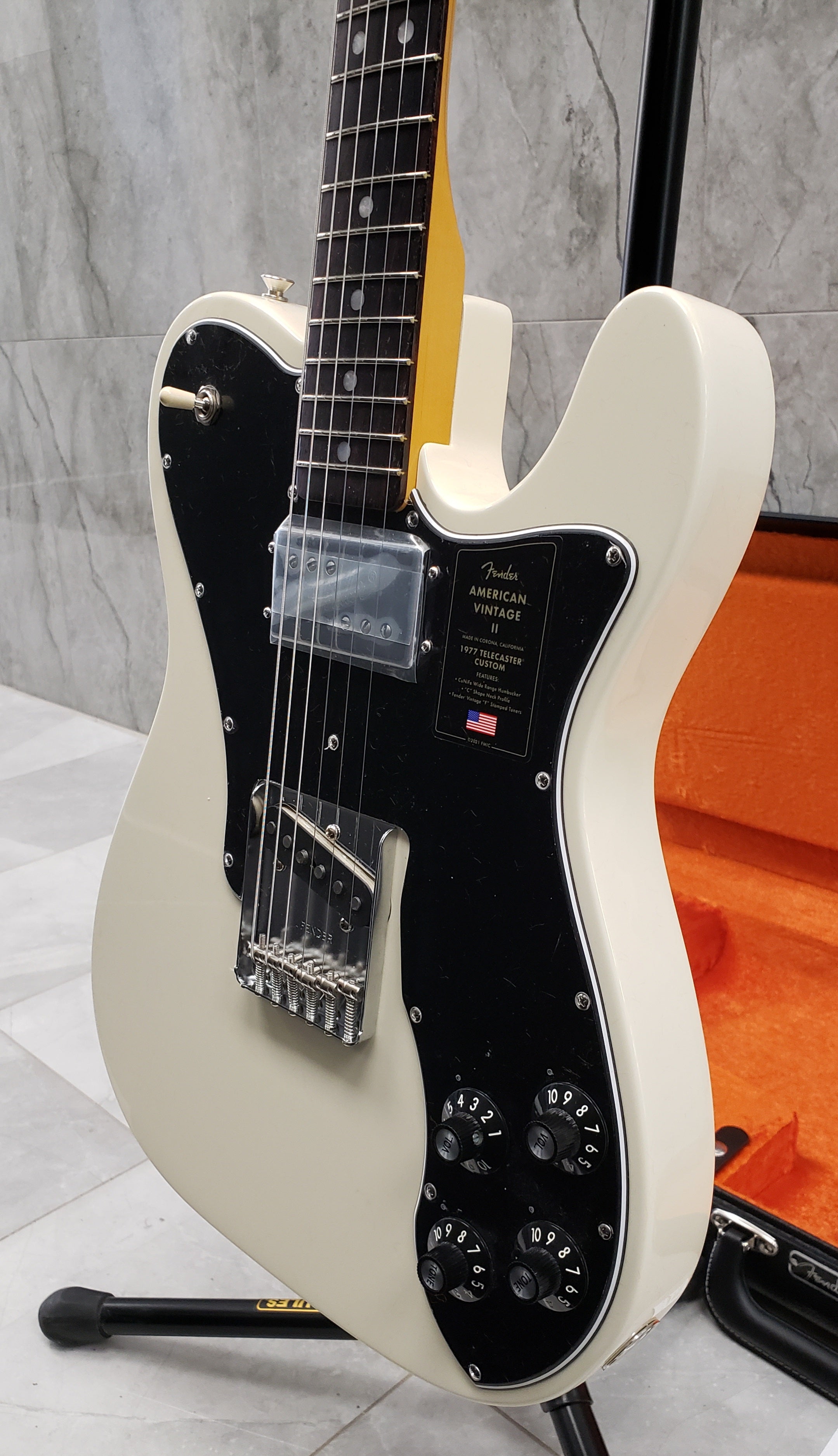 Fender American Vintage II 1977 Telecaster Custom Rosewood Fingerboard, Olympic White 0110440805