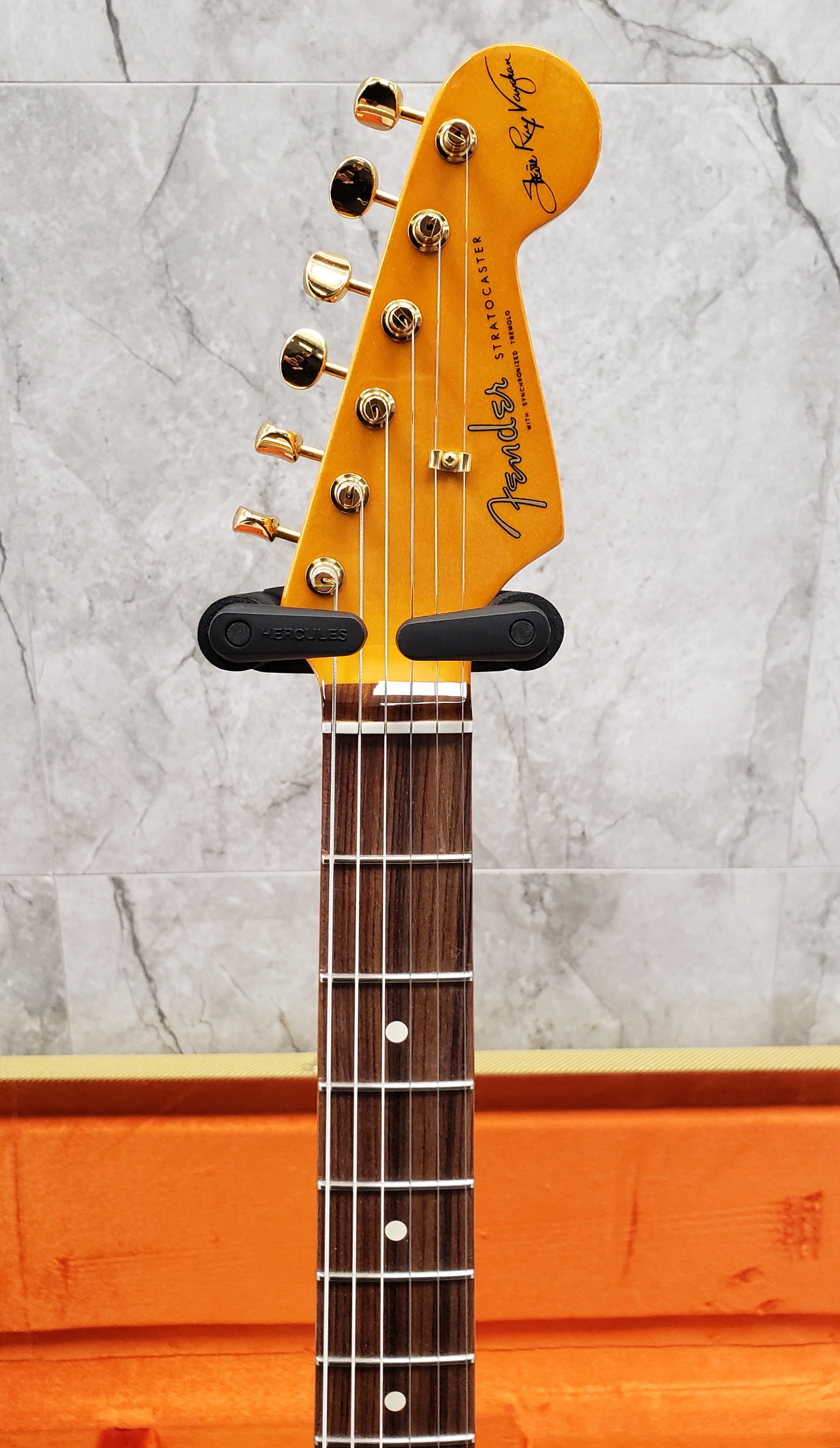 Fender Stevie Ray Vaughan SRV Stratocaster 3 Color Sunburst 0109200800