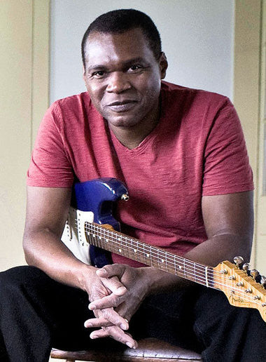 Fender Custom Shop Robert Cray Signature Stratocaster", Rosewood Fingerboard, Violet 109100826 - L.A. Music - Canada's Favourite Music Store!