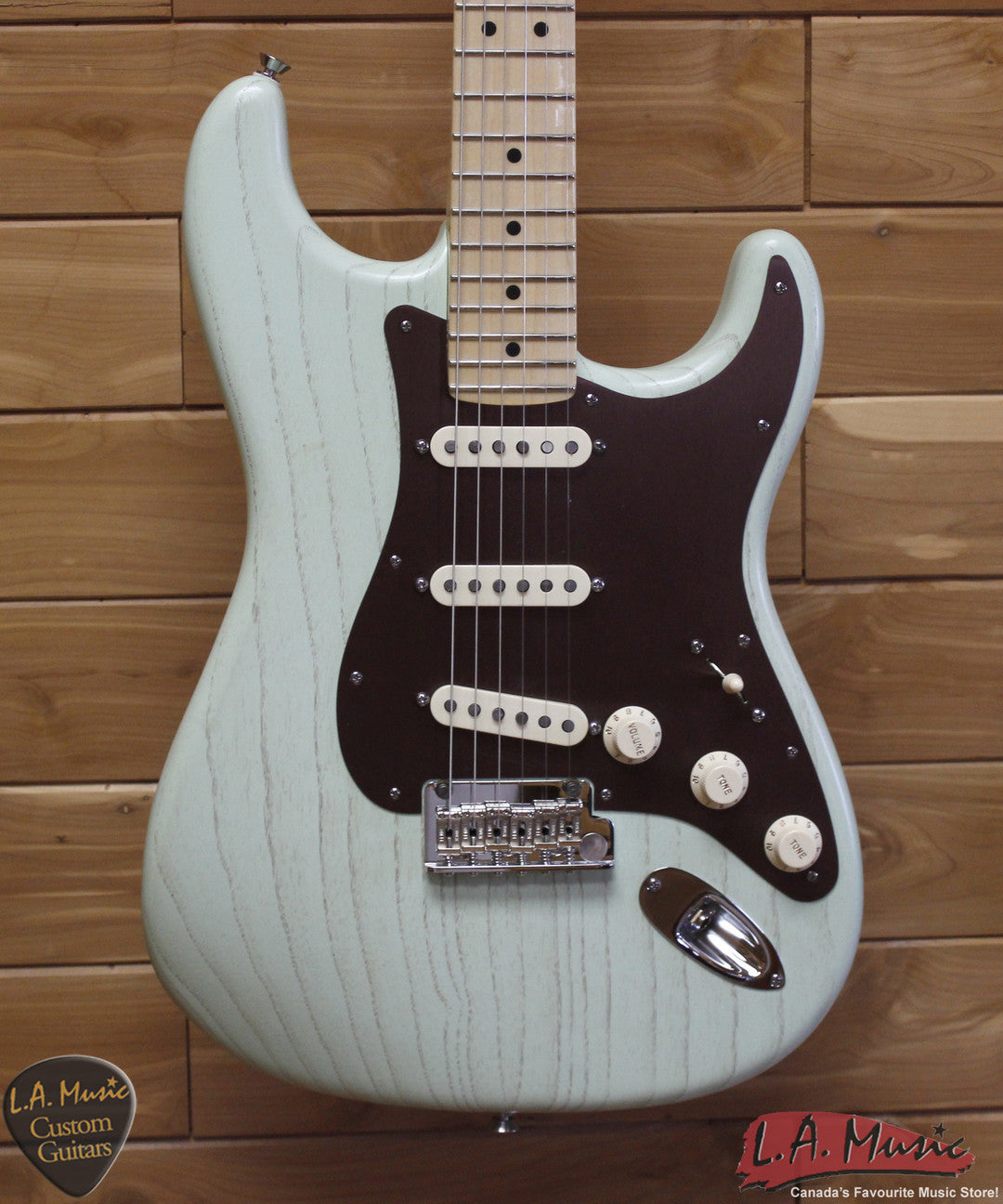 Fender FSR American Stratocaster Rustic Ash, Maple Fingerboard, Surf Green  0170412757