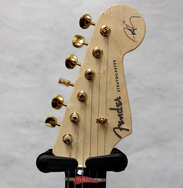 Fender Custom Shop Robert Cray Signature Stratocaster", Rosewood Fingerboard, Violet 109100826 - L.A. Music - Canada's Favourite Music Store!