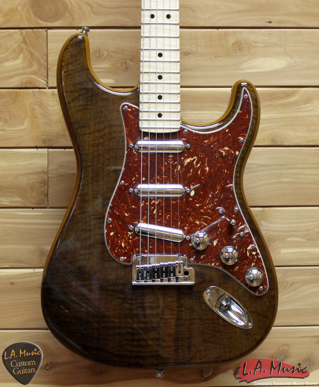 Fender Custom Shop Walnut Top Artisan Stratocaster'', Maple Fingerboard, Buckeye 1510122151 - L.A. Music - Canada's Favourite Music Store!